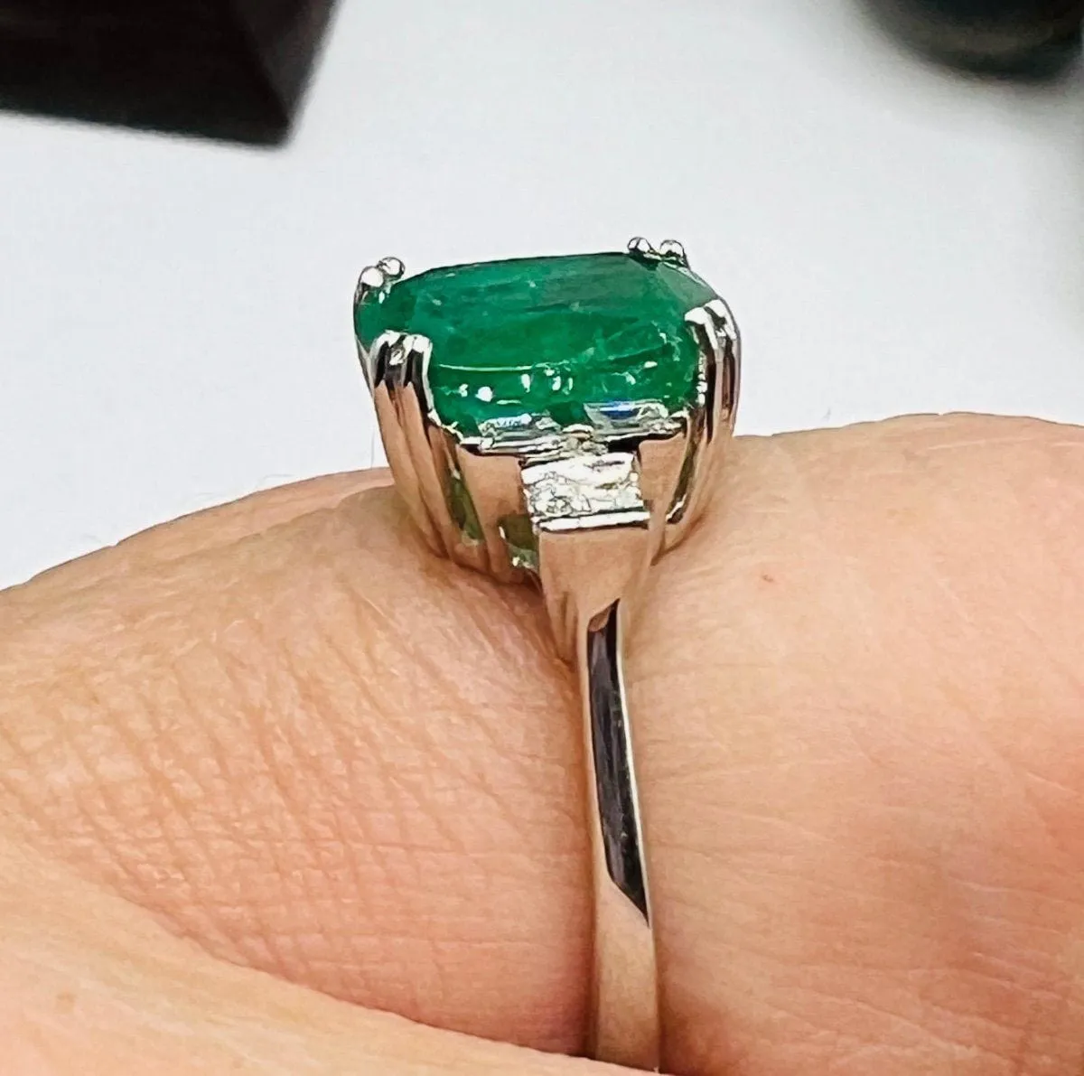 Bague Emeraude 2.74 Carat Et Diamants sold by 58 Facettes product image thumbnail 4