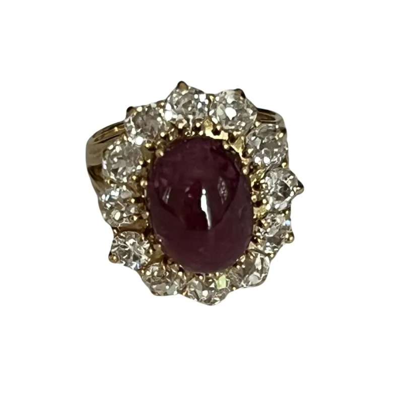 Bague or jaune rubis cabochon diamants sold by 58 Facettes
