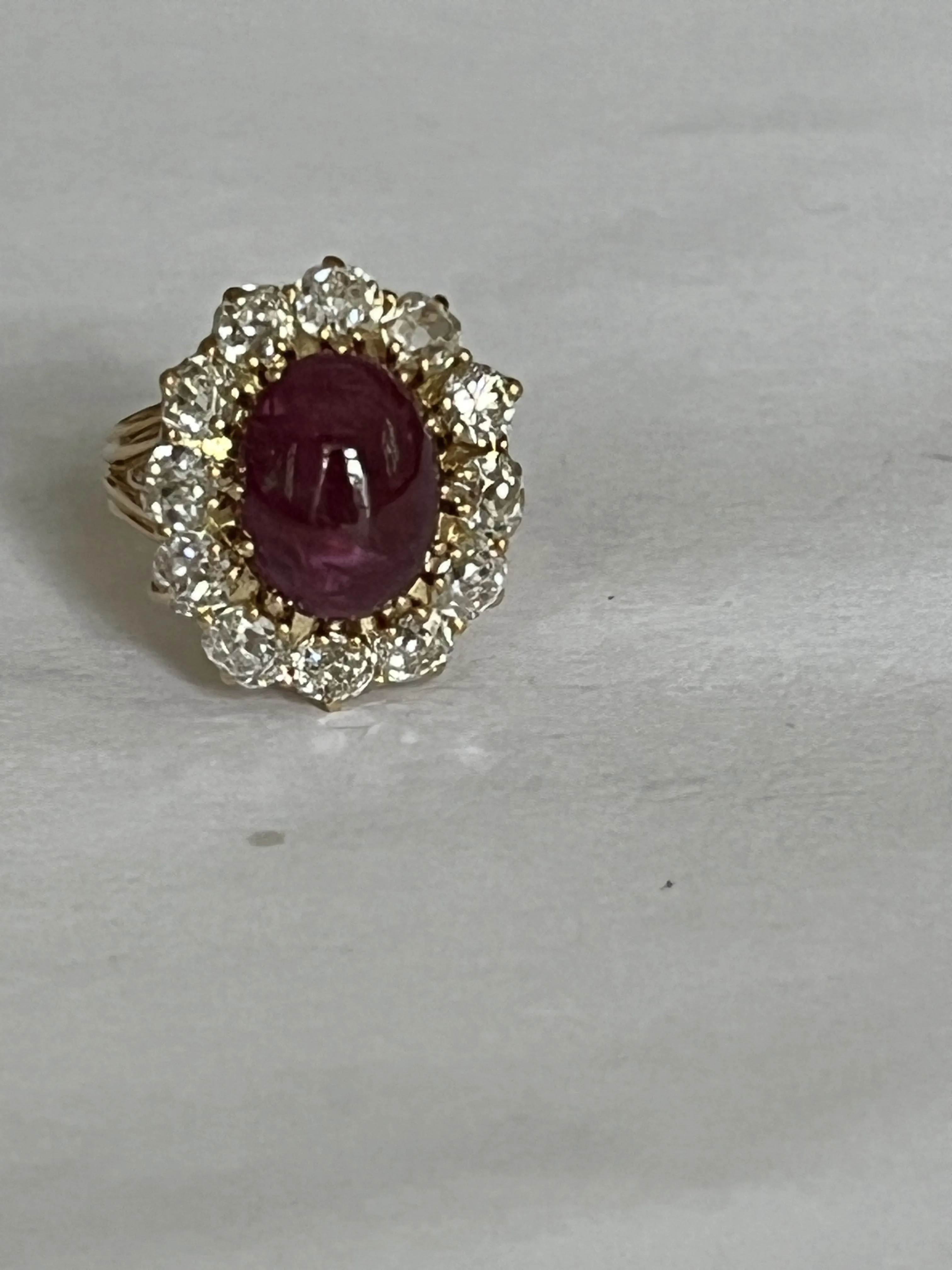 Bague or jaune rubis cabochon diamants sold by 58 Facettes product image thumbnail 4