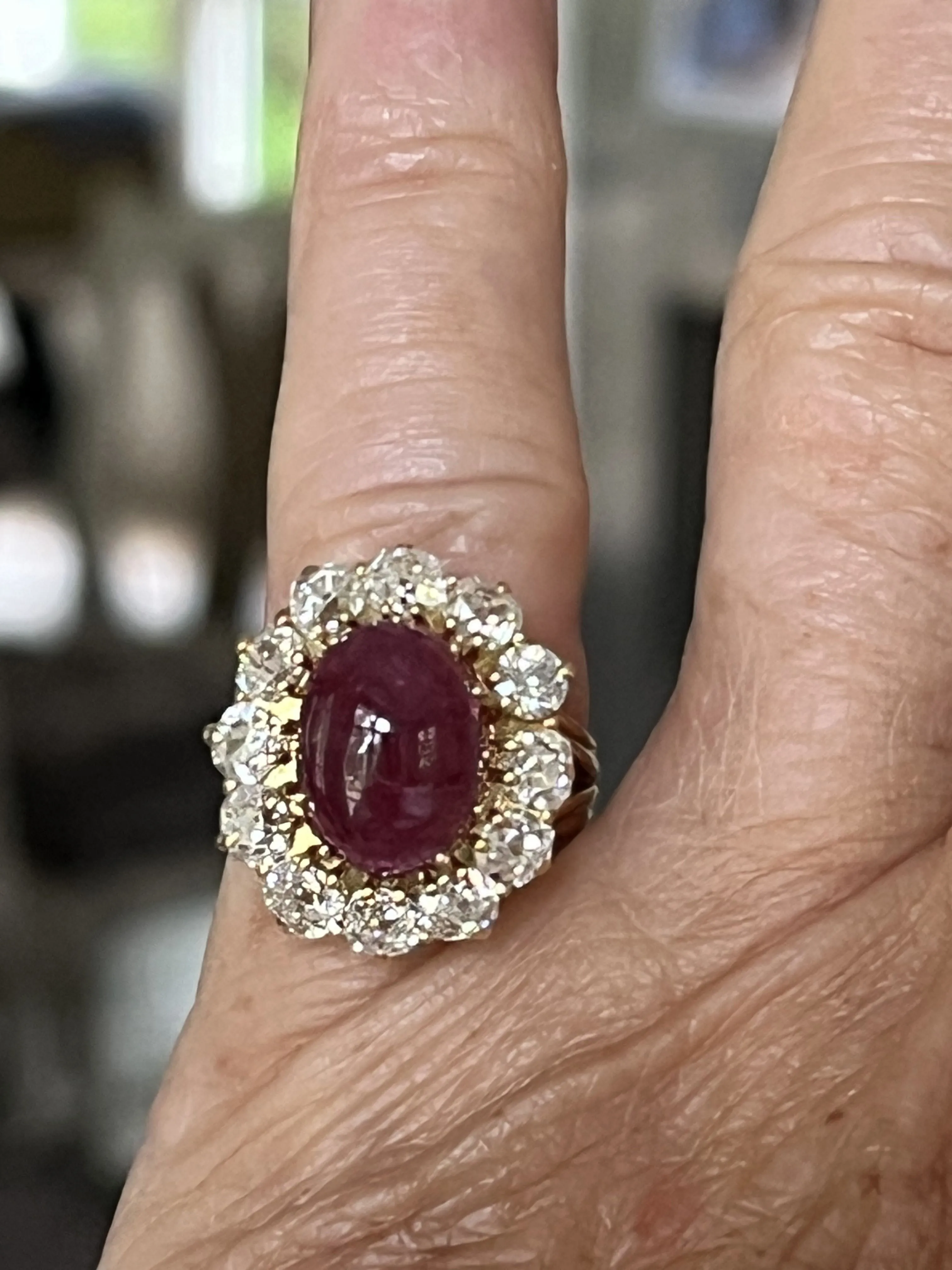 Bague or jaune rubis cabochon diamants sold by 58 Facettes product image thumbnail 2