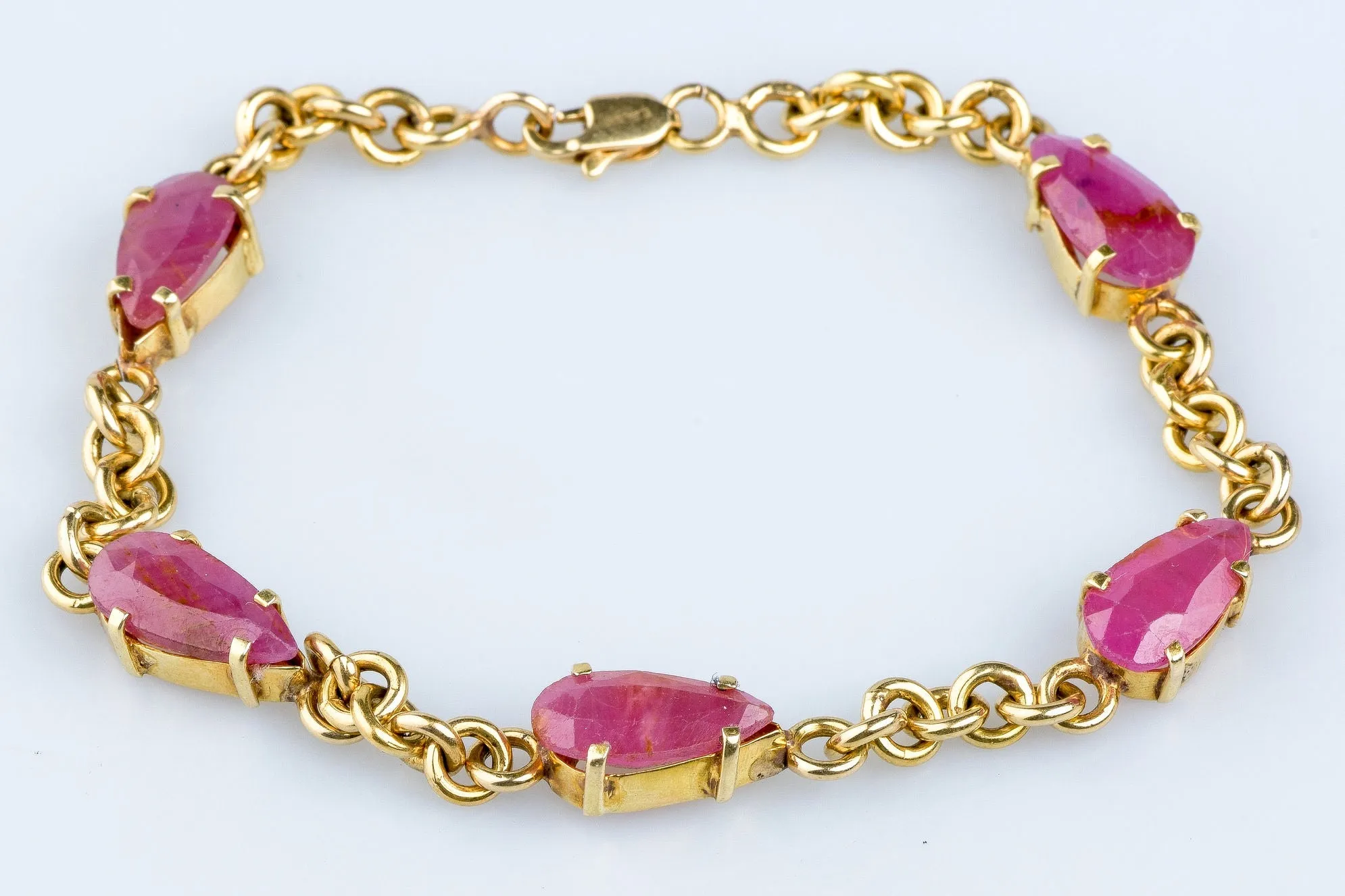 Bracelet en or jaune orné de rubis sold by 58 Facettes product image thumbnail 4