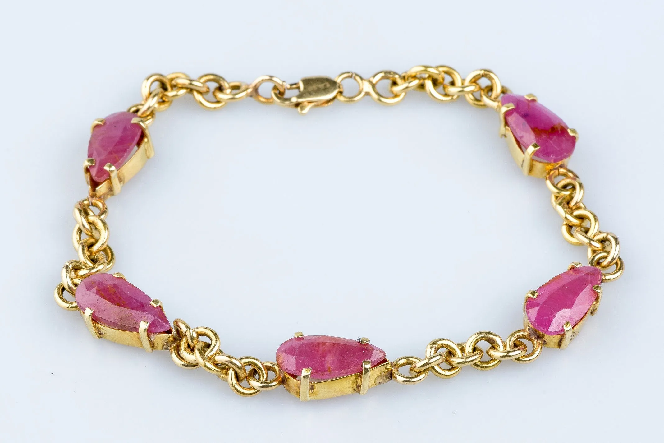 Bracelet en or jaune orné de rubis sold by 58 Facettes product image thumbnail 3