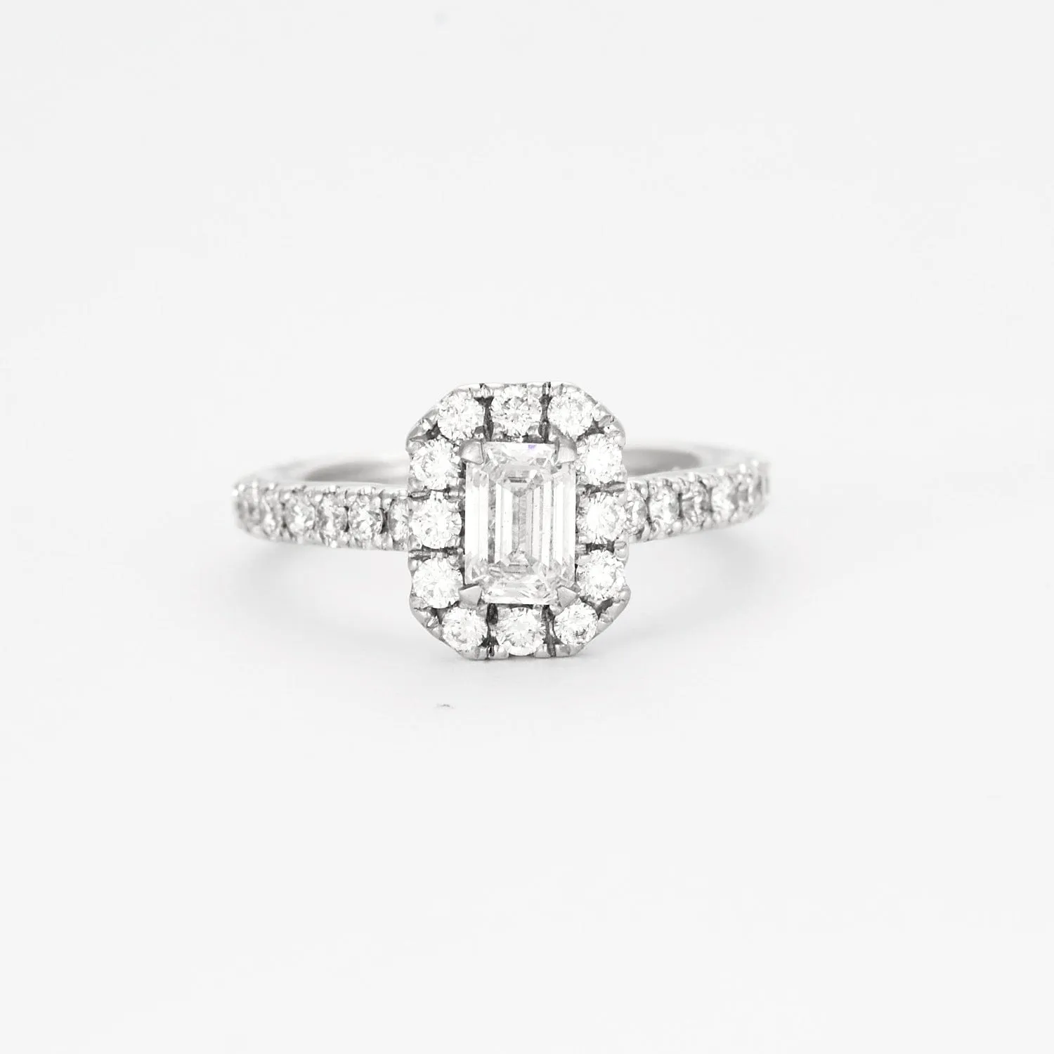 Bague Diamant taille émeraude serti sur or gris sold by 58 Facettes