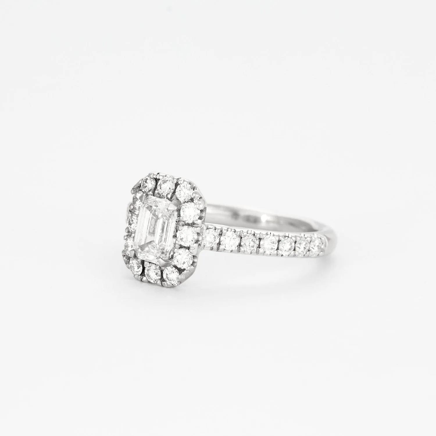 Bague Diamant taille émeraude serti sur or gris sold by 58 Facettes product image thumbnail 3