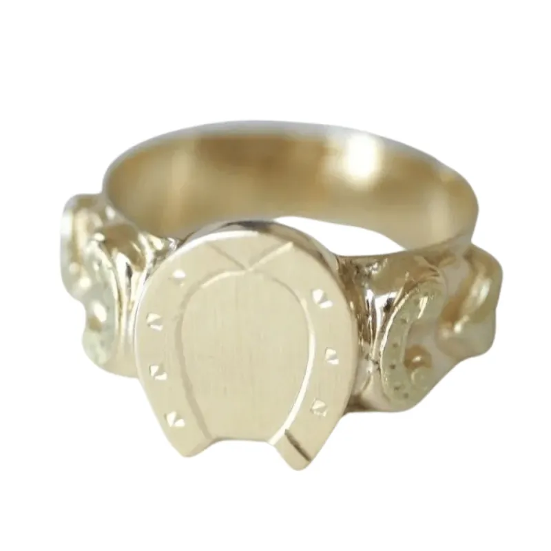 Bague chevalière ancienne or fer à cheval sold by 58 Facettes