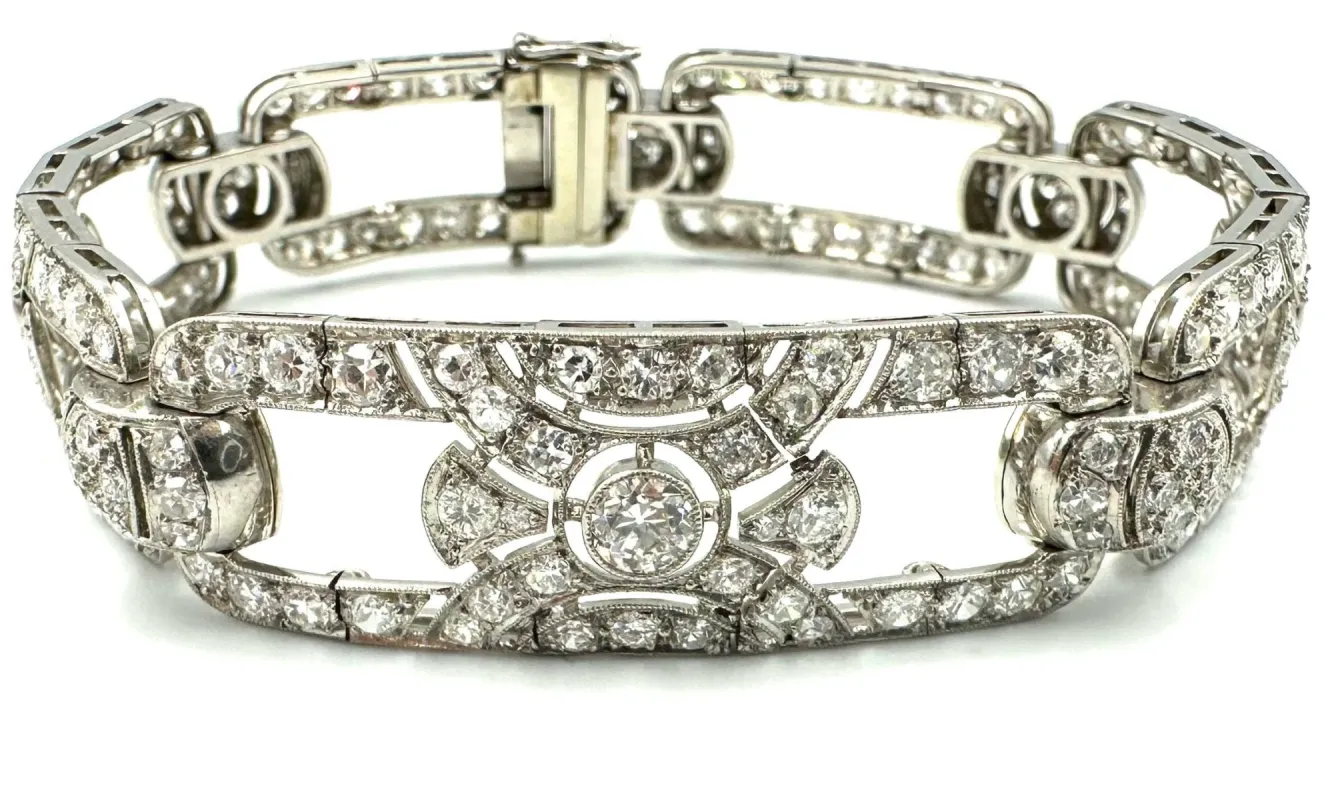 Bracelet Art-Déco platine et diamants (9.4ct) sold by 58 Facettes