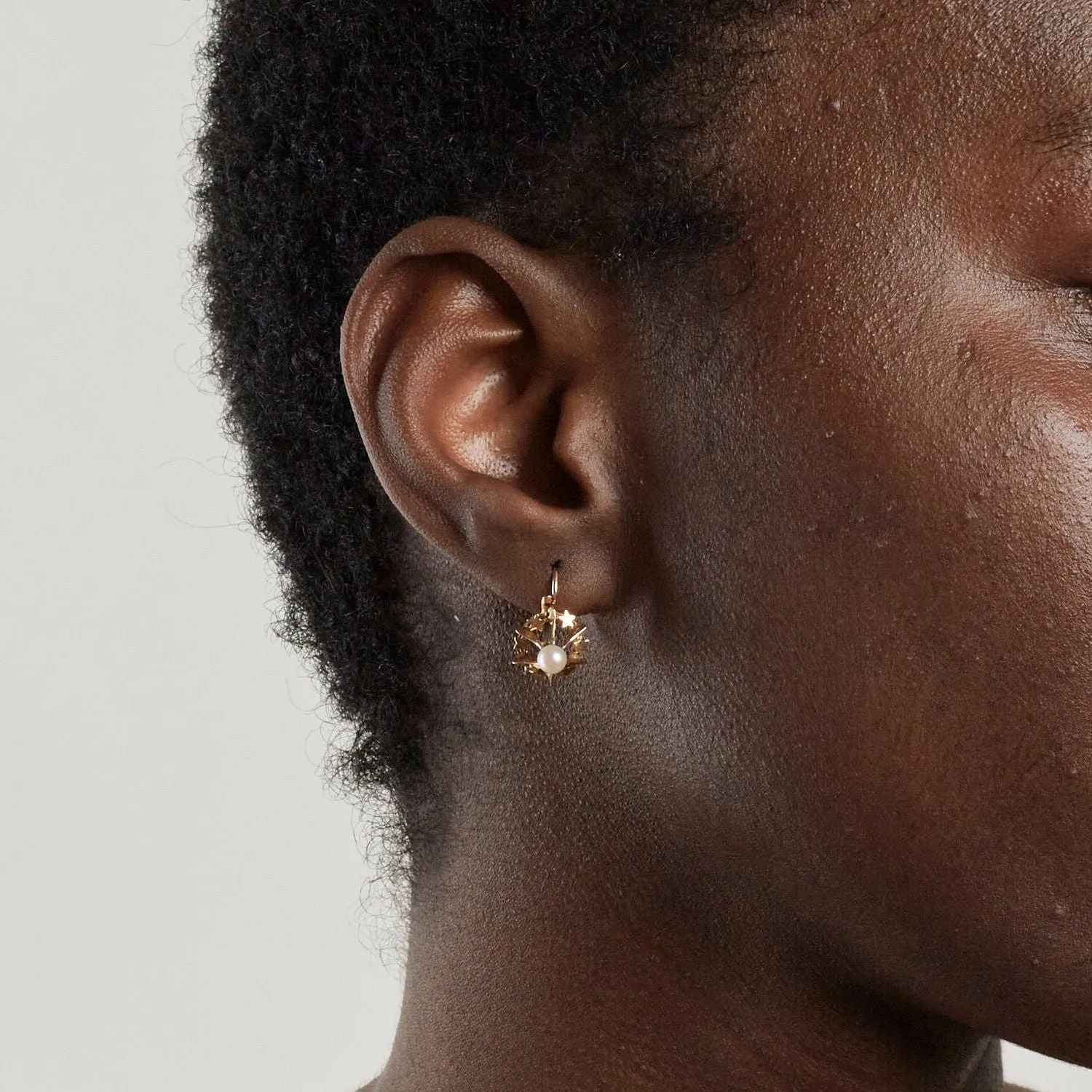 Paire de dormeuses anciennes, ornées de perles sold by 58 Facettes product image thumbnail 2