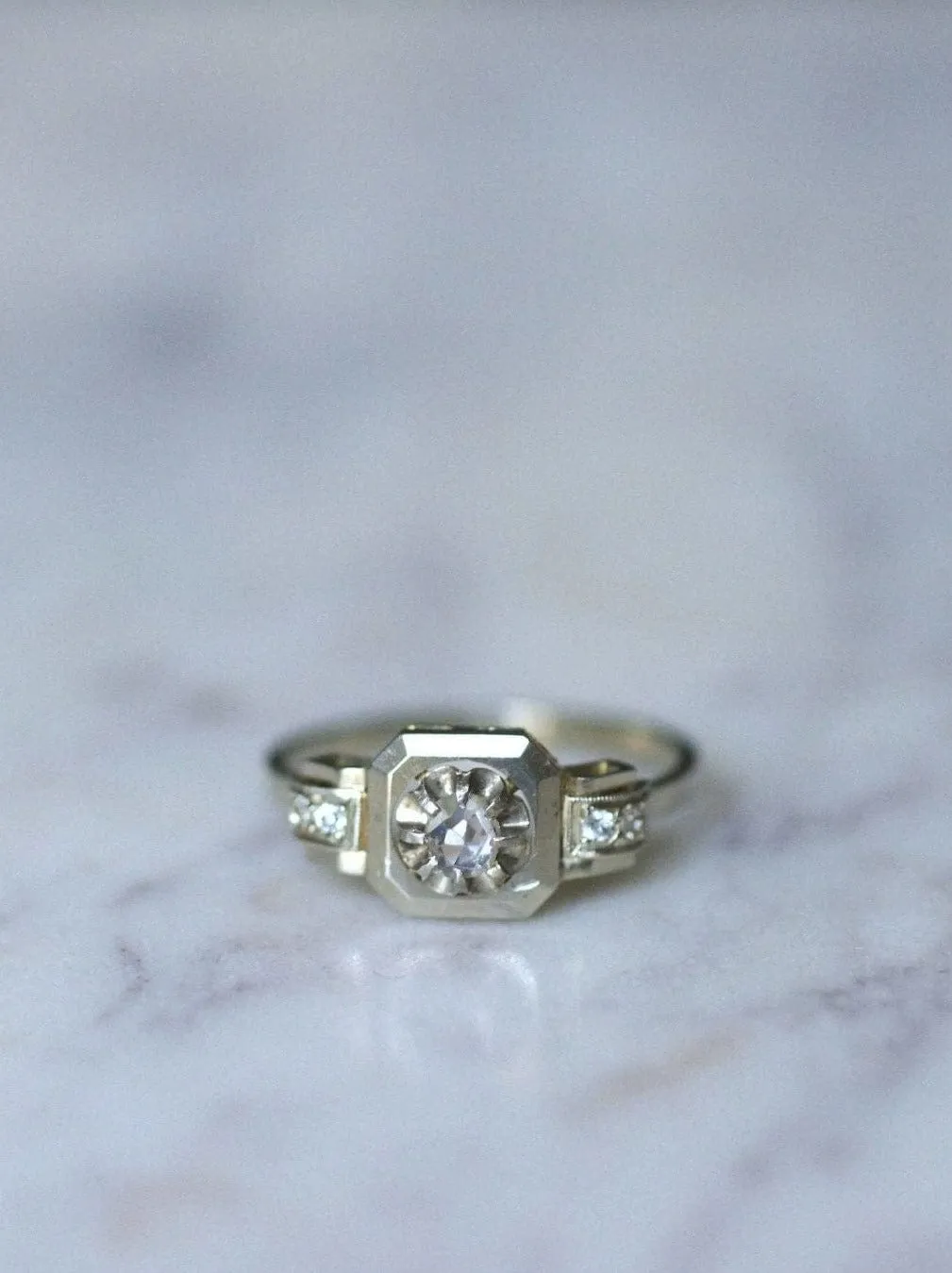 Bague de fiançailles Art Deco platine, et diamants sold by 58 Facettes product image thumbnail 4