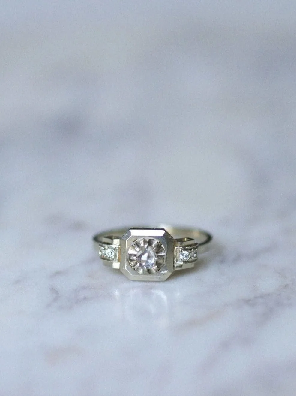 Bague de fiançailles Art Deco platine, et diamants sold by 58 Facettes product image thumbnail 5