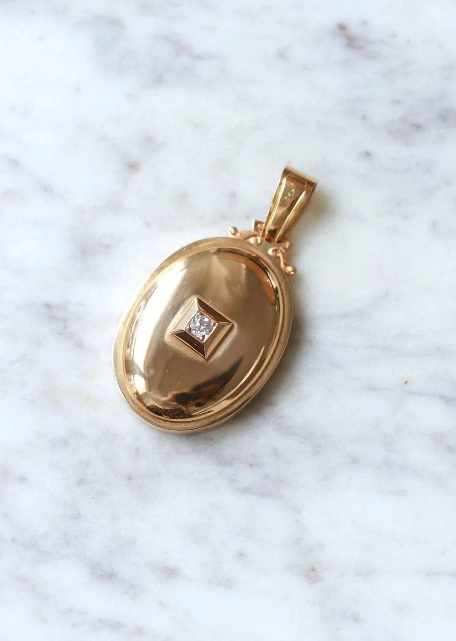 Médaillon ancien or rose et diamant sold by 58 Facettes