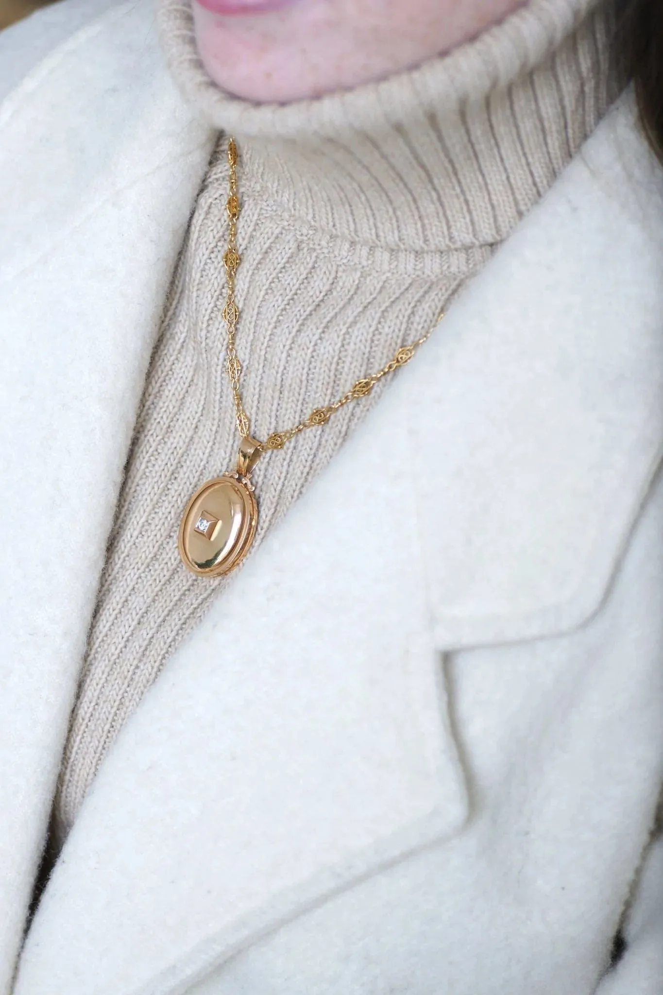 Médaillon ancien or rose et diamant sold by 58 Facettes product image thumbnail 2