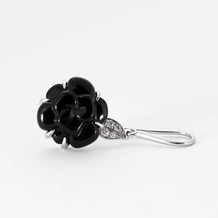 CHANEL - Camélia - Boucles d'oreilles or et onyx sold by 58 Facettes product image thumbnail 4