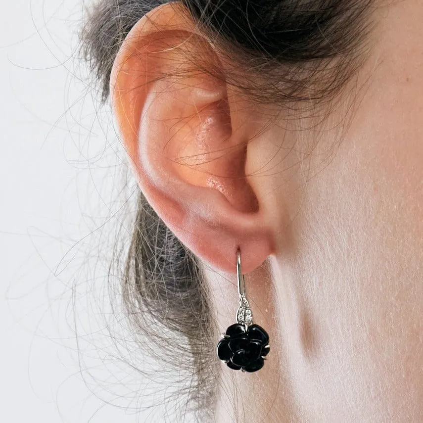 CHANEL - Camélia - Boucles d'oreilles or et onyx sold by 58 Facettes product image thumbnail 2