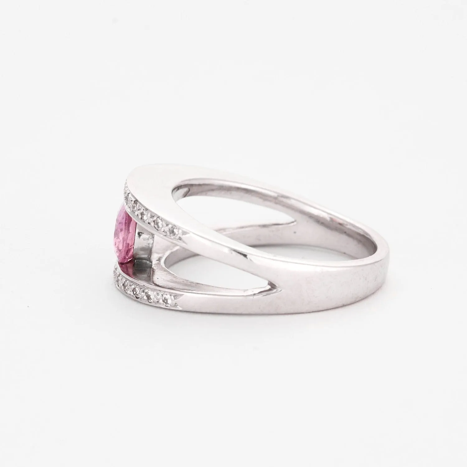 Bague en or gris saphir rose et diamants sold by 58 Facettes product image thumbnail 4
