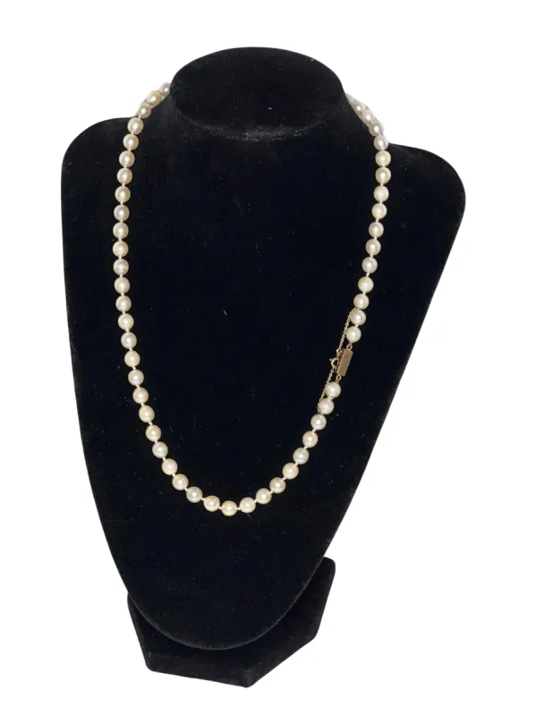 Collier Chocker Perles De Culture Blanche Akoya Fermoir Or 18k 49 Cm sold by 58 Facettes