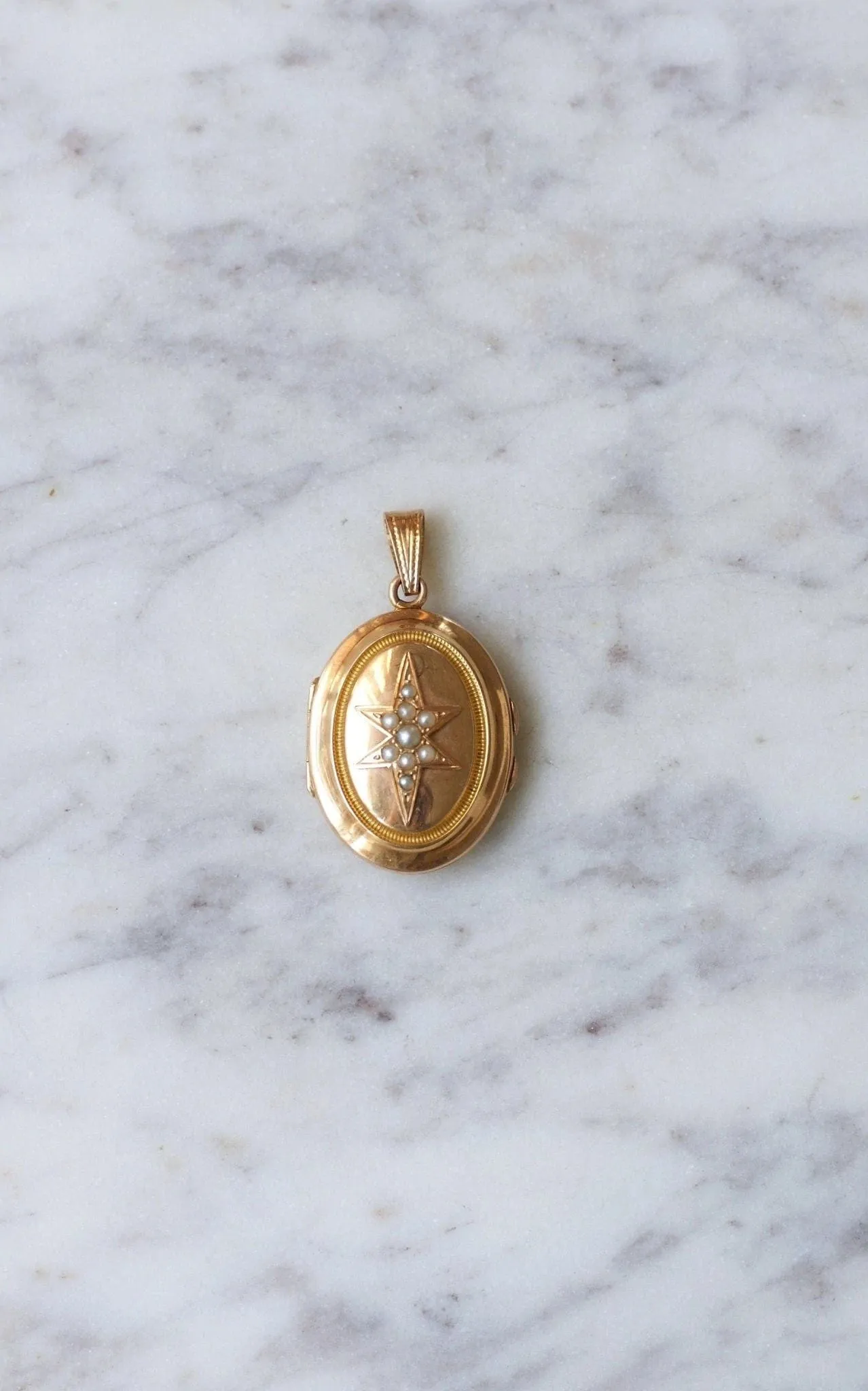 Médaillon étoile porte-photo or et perles sold by 58 Facettes product image thumbnail 5