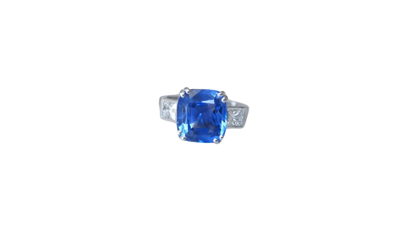 Bague Saphir Ceylan 7.94 Cts et diamants sur or blanc sold by 58 Facettes