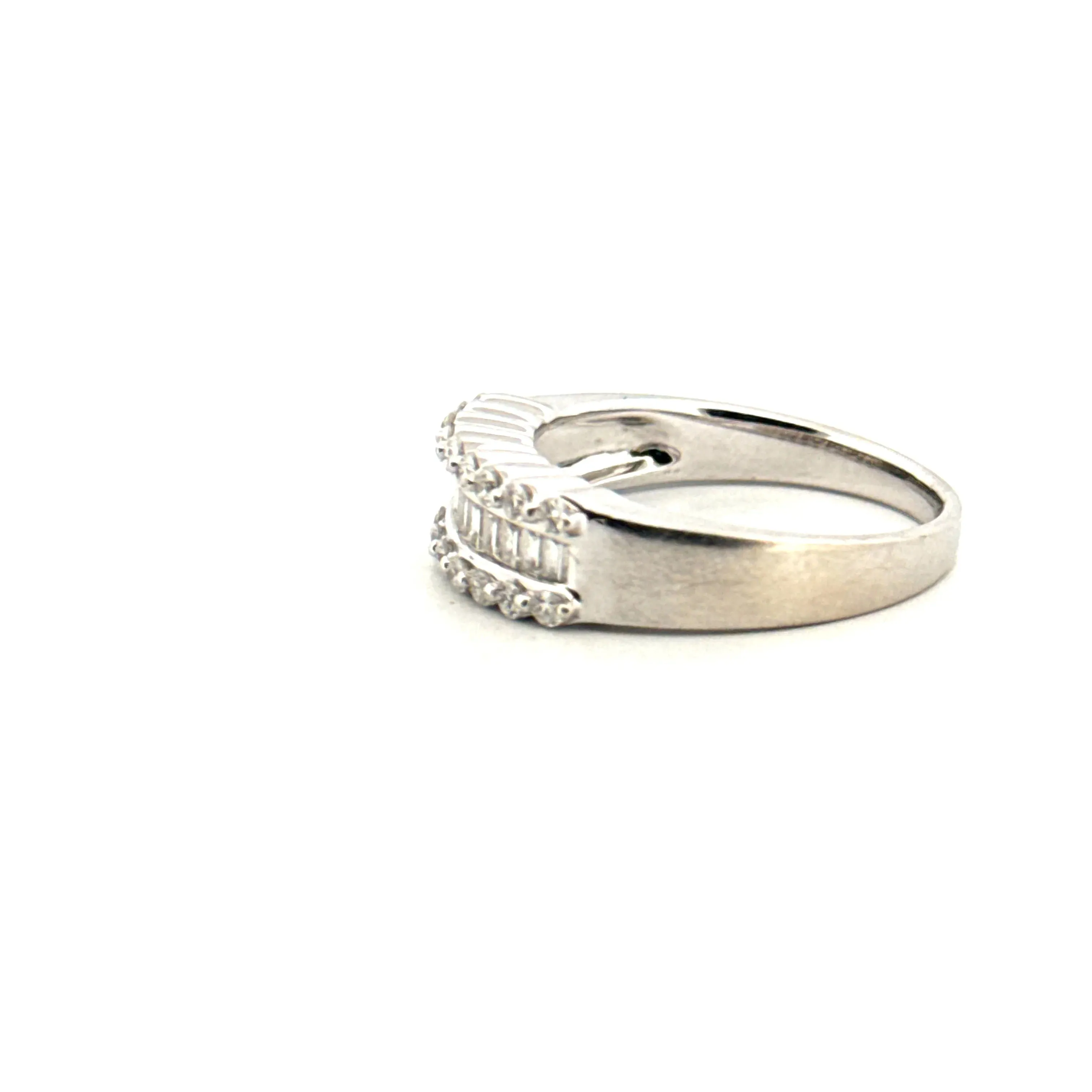 Alliance demi-tour or blanc et diamants sold by 58 Facettes product image thumbnail 3