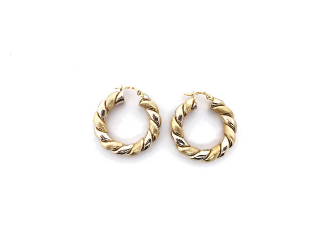 Grandes créoles torsadées or jaune sold by 58 Facettes