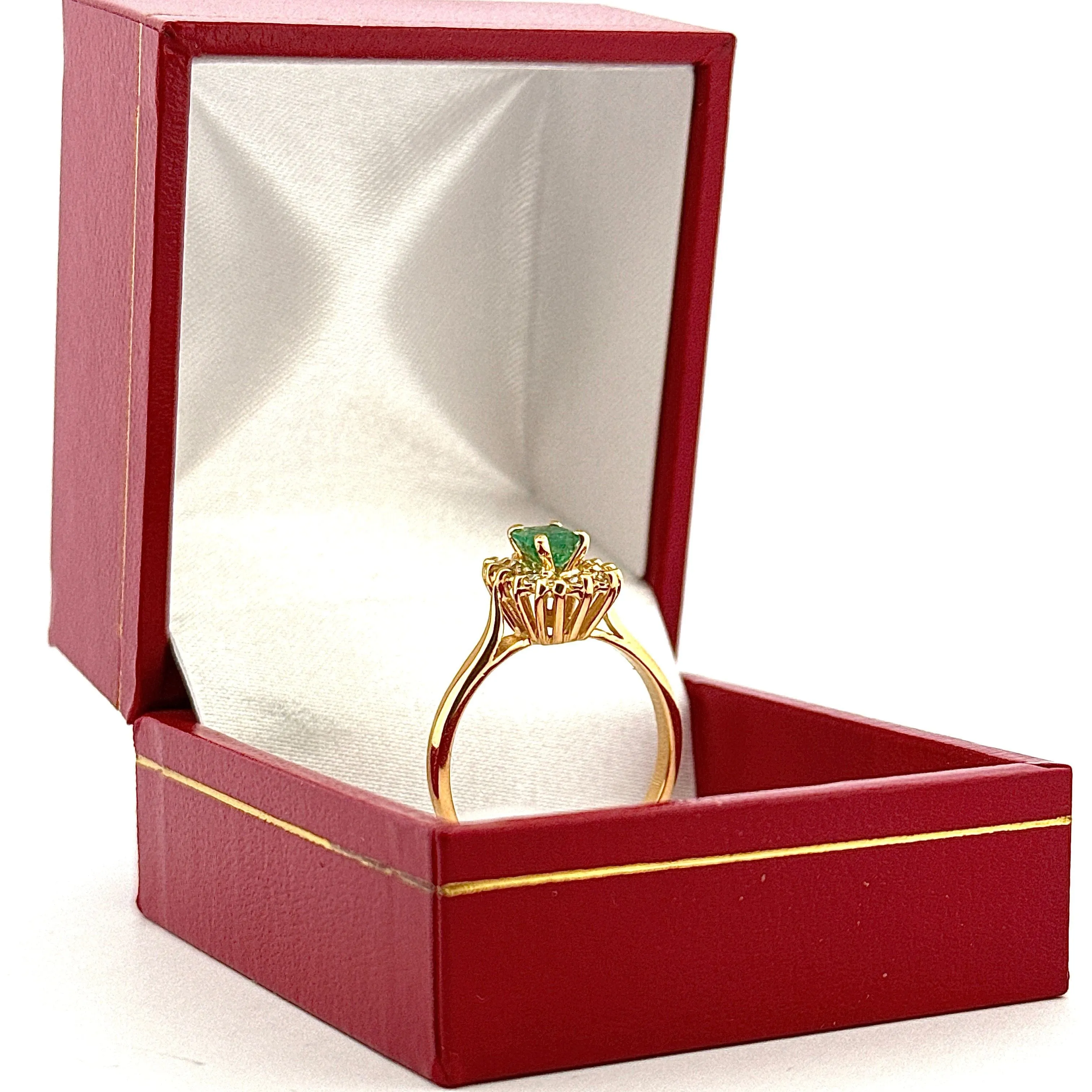 Bague ancienne or jaune émeraude et diamants sold by 58 Facettes product image thumbnail 4