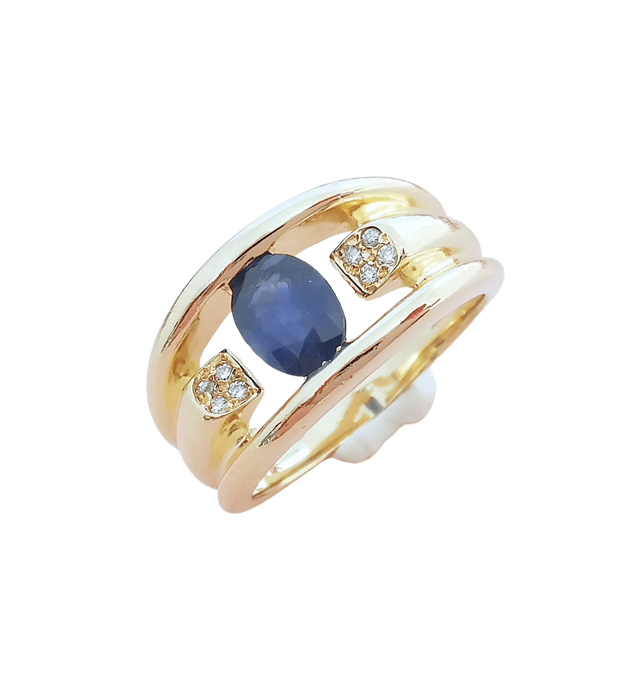 Bague or jaune saphir diamants sold by 58 Facettes