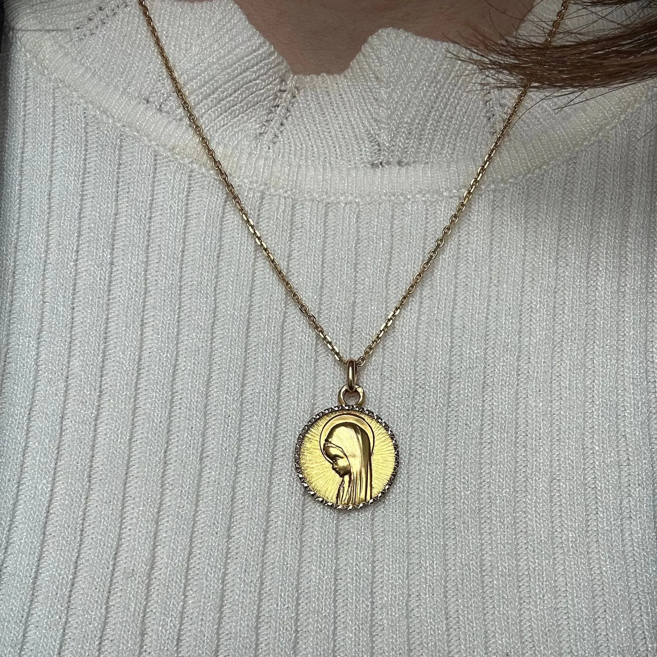 Pendentif vierge rayonnante Or jaune sold by 58 Facettes product image thumbnail 2