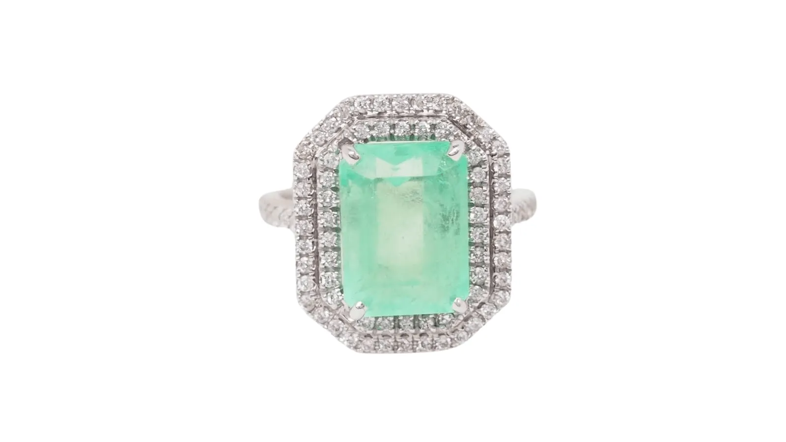 Bague double entourage en or blanc, émeraude de Colombie certifiée et diamants sold by 58 Facettes