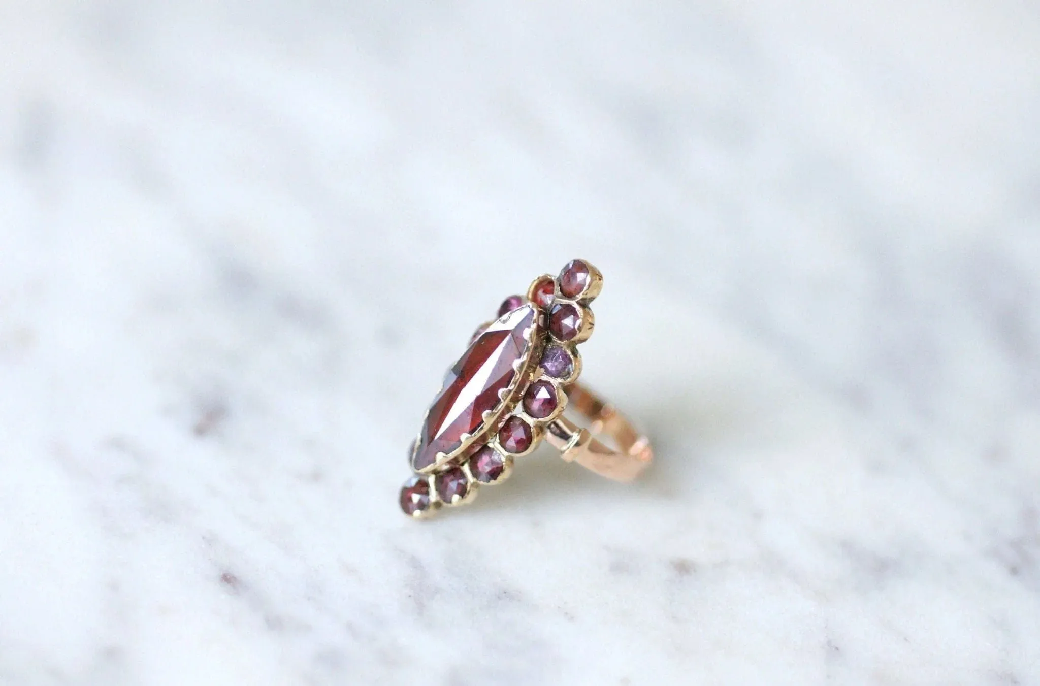 Grande bague marquise grenats sold by 58 Facettes product image thumbnail 4