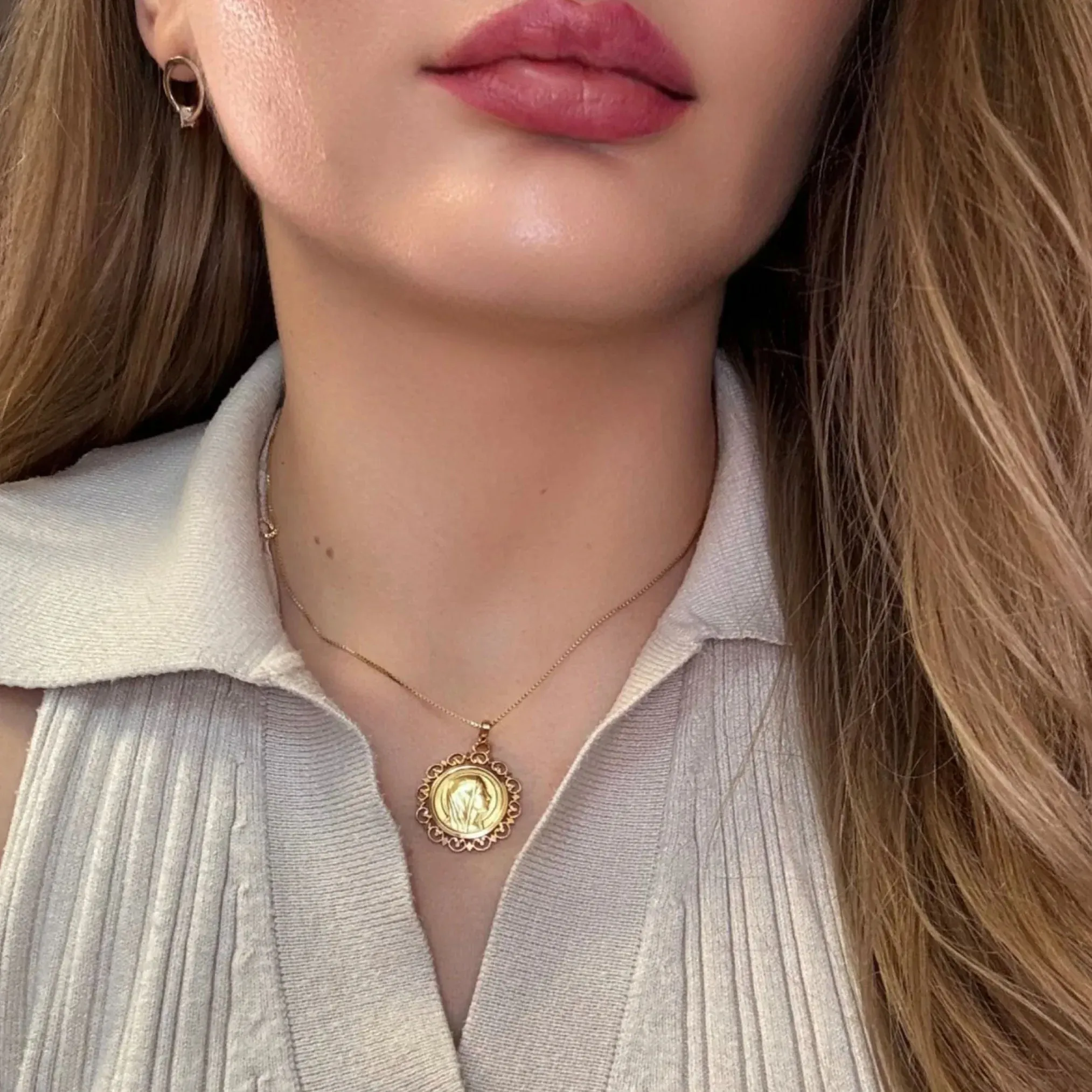 Médaille Marie Or Jaune 18k sold by 58 Facettes product image thumbnail 2