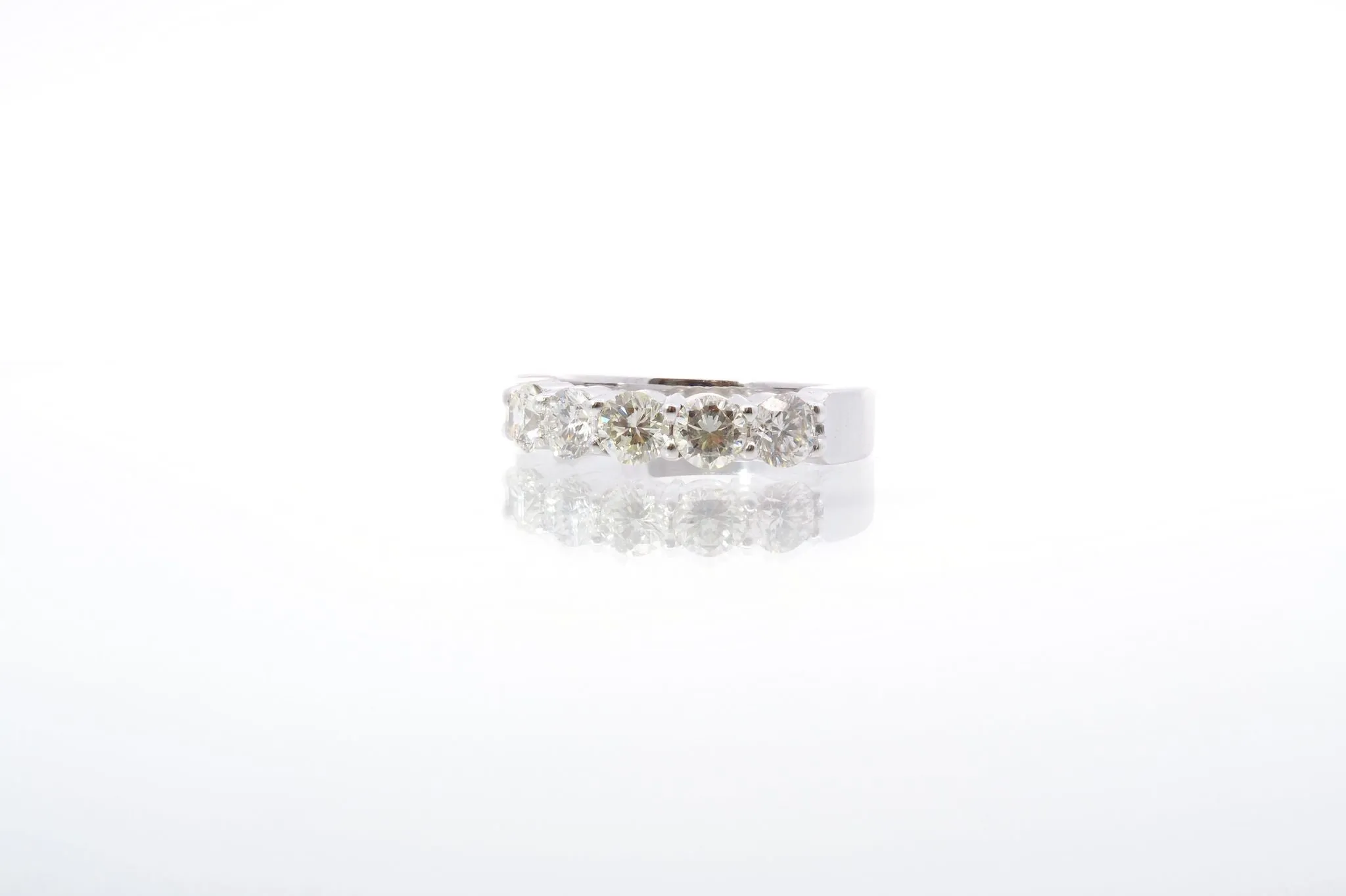 Demi alliance diamants en or blanc sold by 58 Facettes product image thumbnail 2