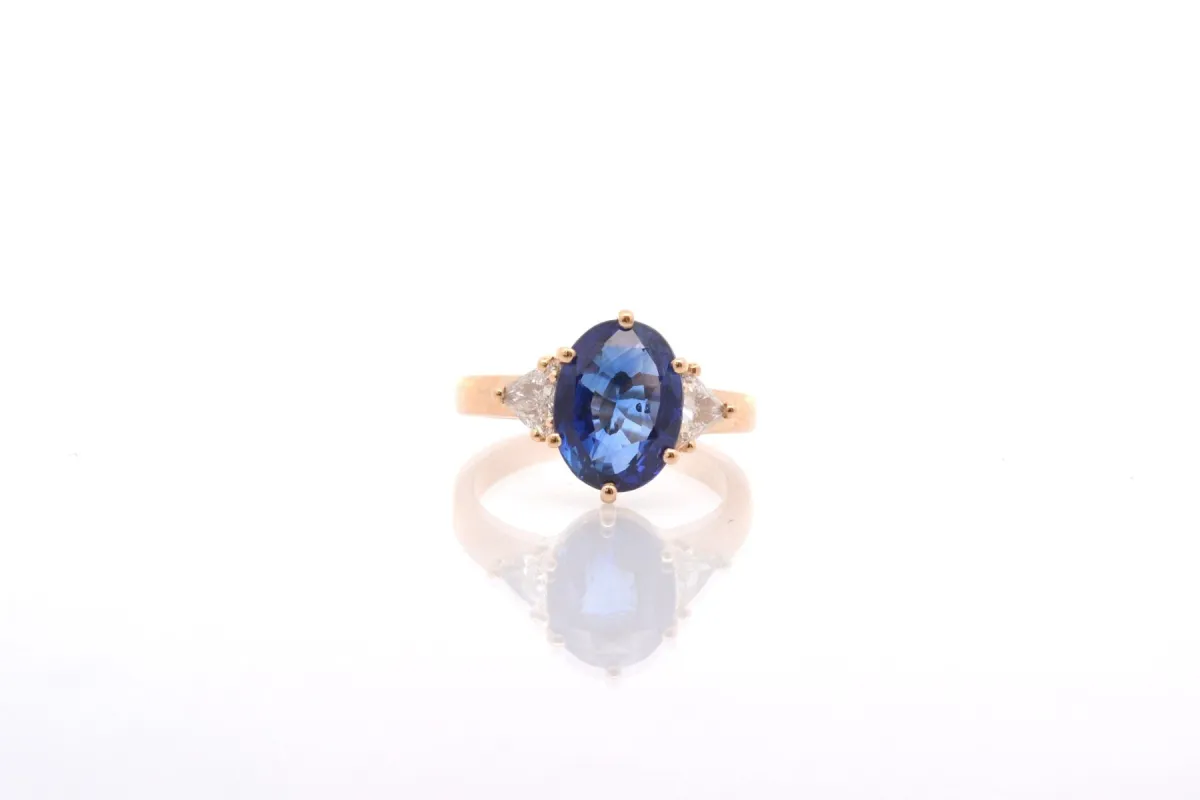 Bague saphir royal blue 5.67cts diamants sold by 58 Facettes