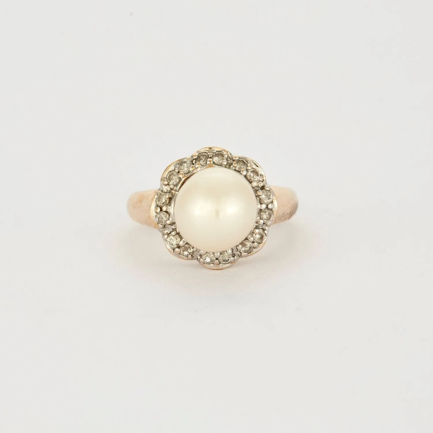 Bague avec perle et diamants sold by 58 Facettes