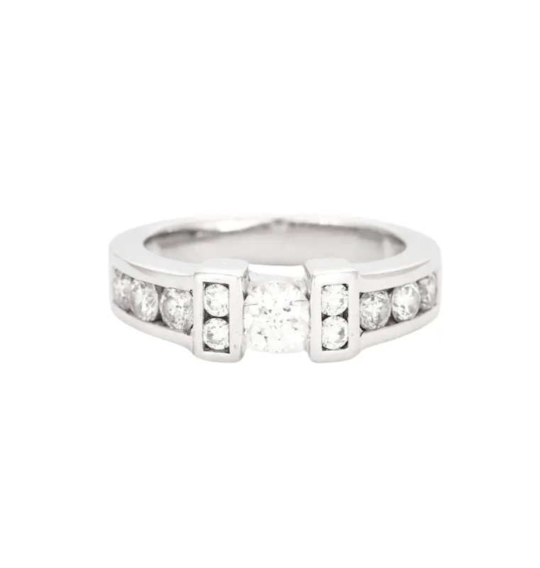 Bague en or gris et diamants sold by 58 Facettes