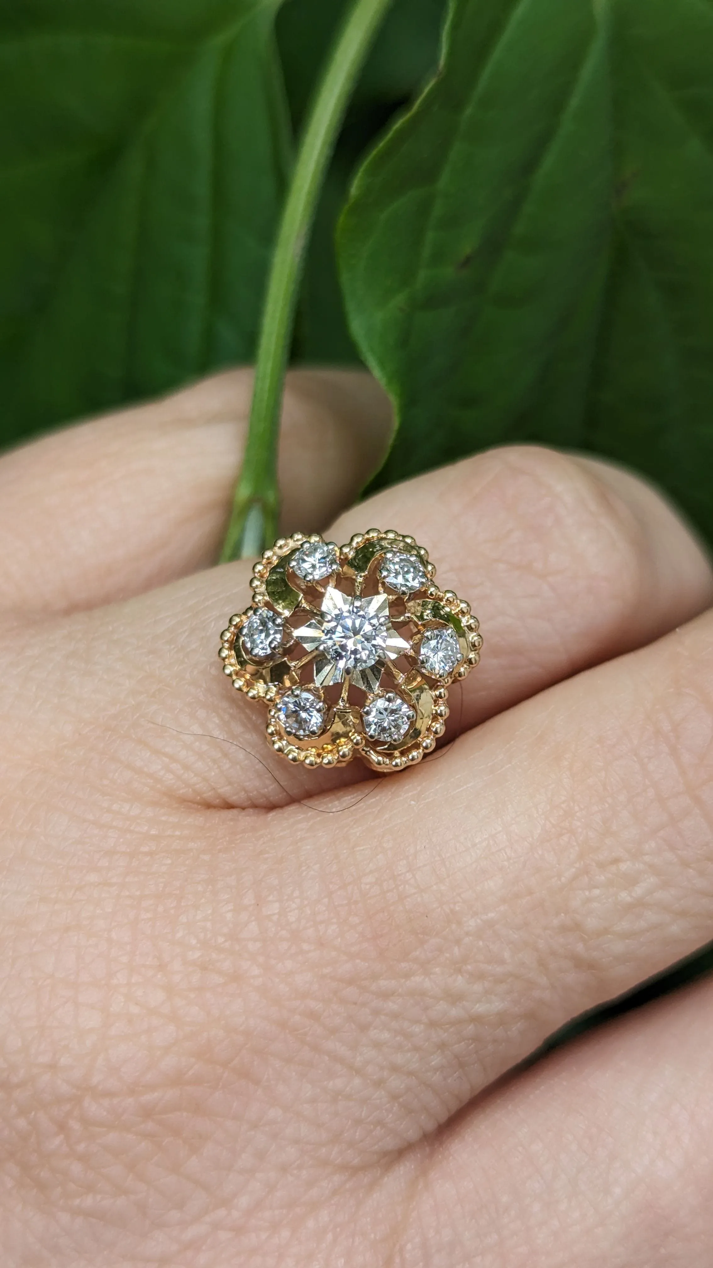 Bague marguerite vintage or et diamants sold by 58 Facettes product image thumbnail 2