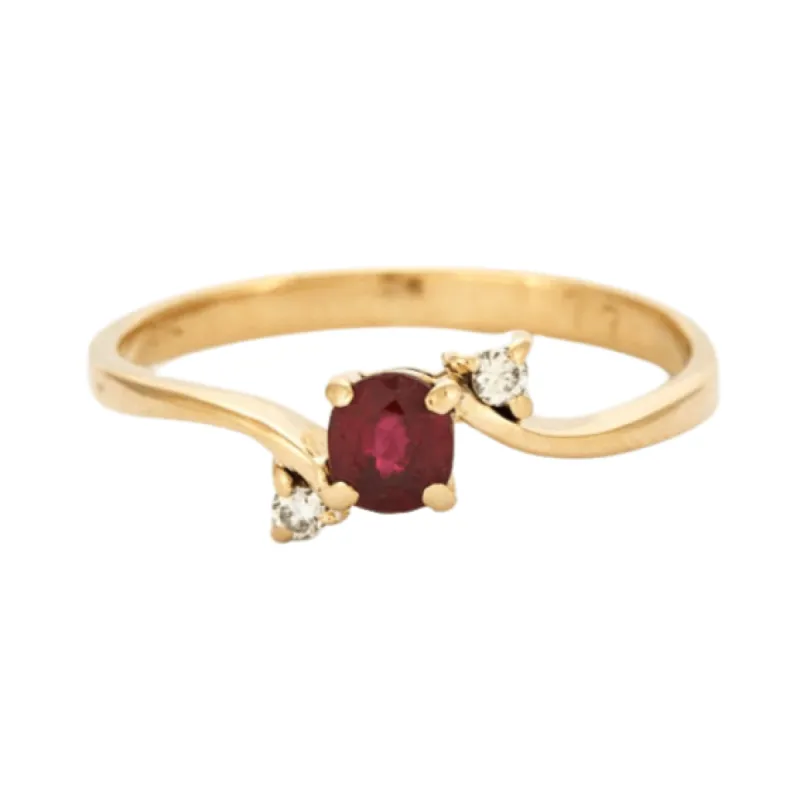 Bague fine Grenat Diamants sold by 58 Facettes