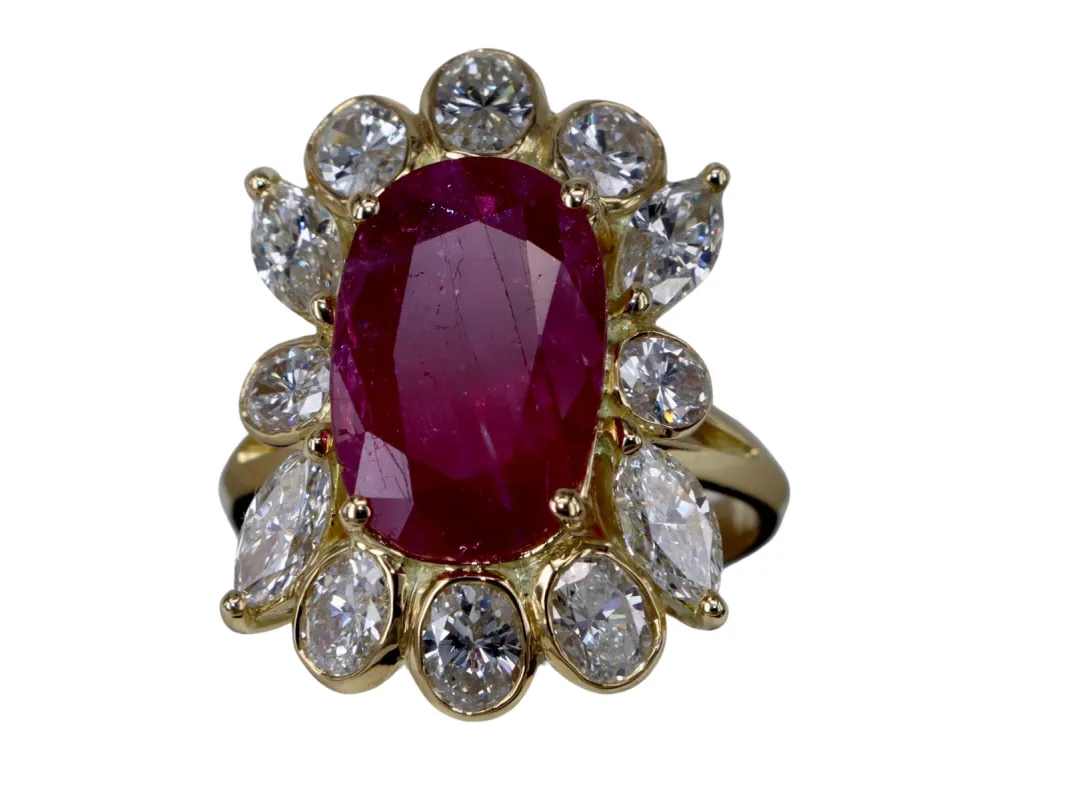 Bague Ovale Rubis et Diamants en or jaune sold by 58 Facettes