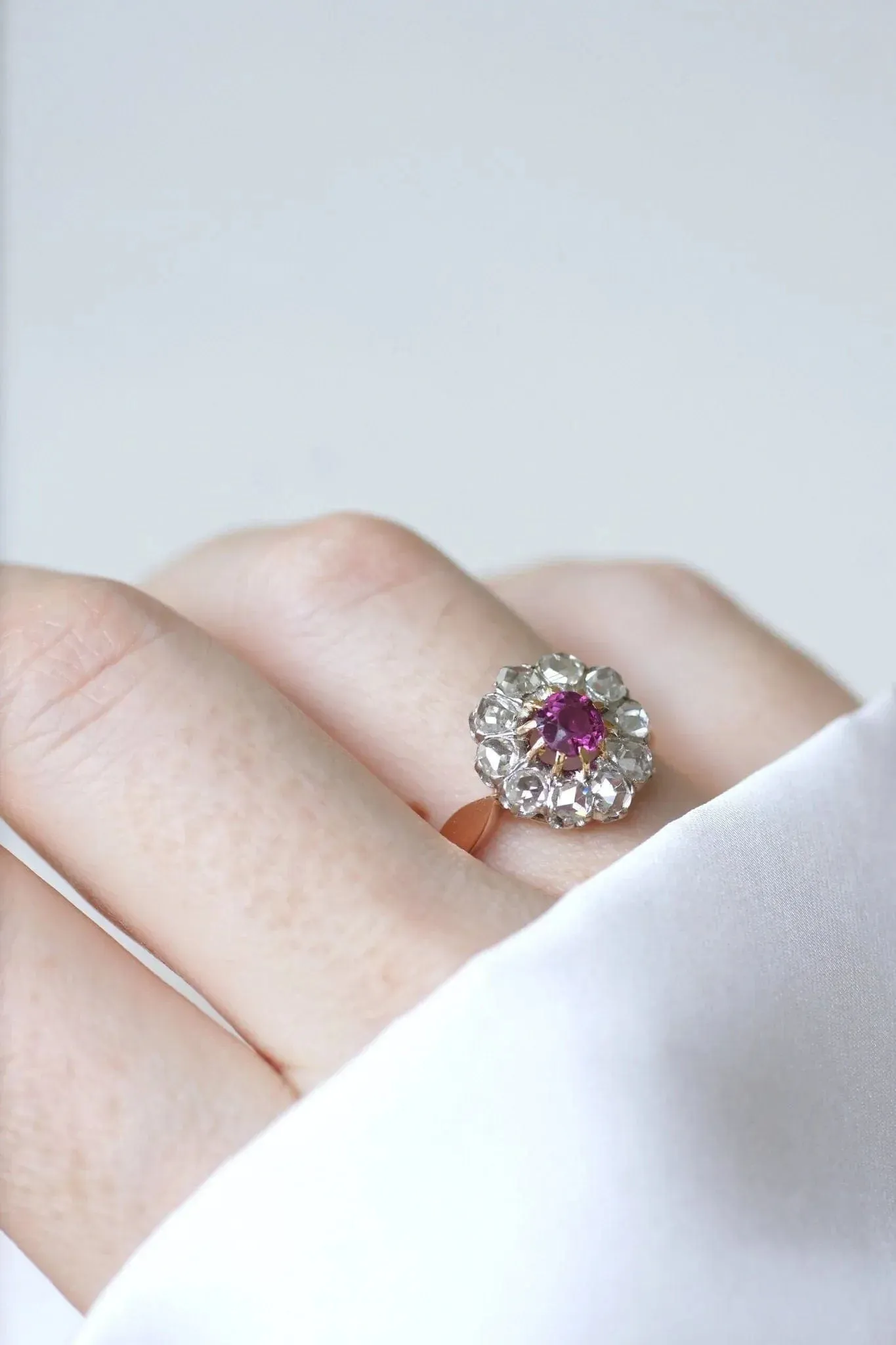 Bague marguerite saphir rose, diamants sold by 58 Facettes product image thumbnail 2