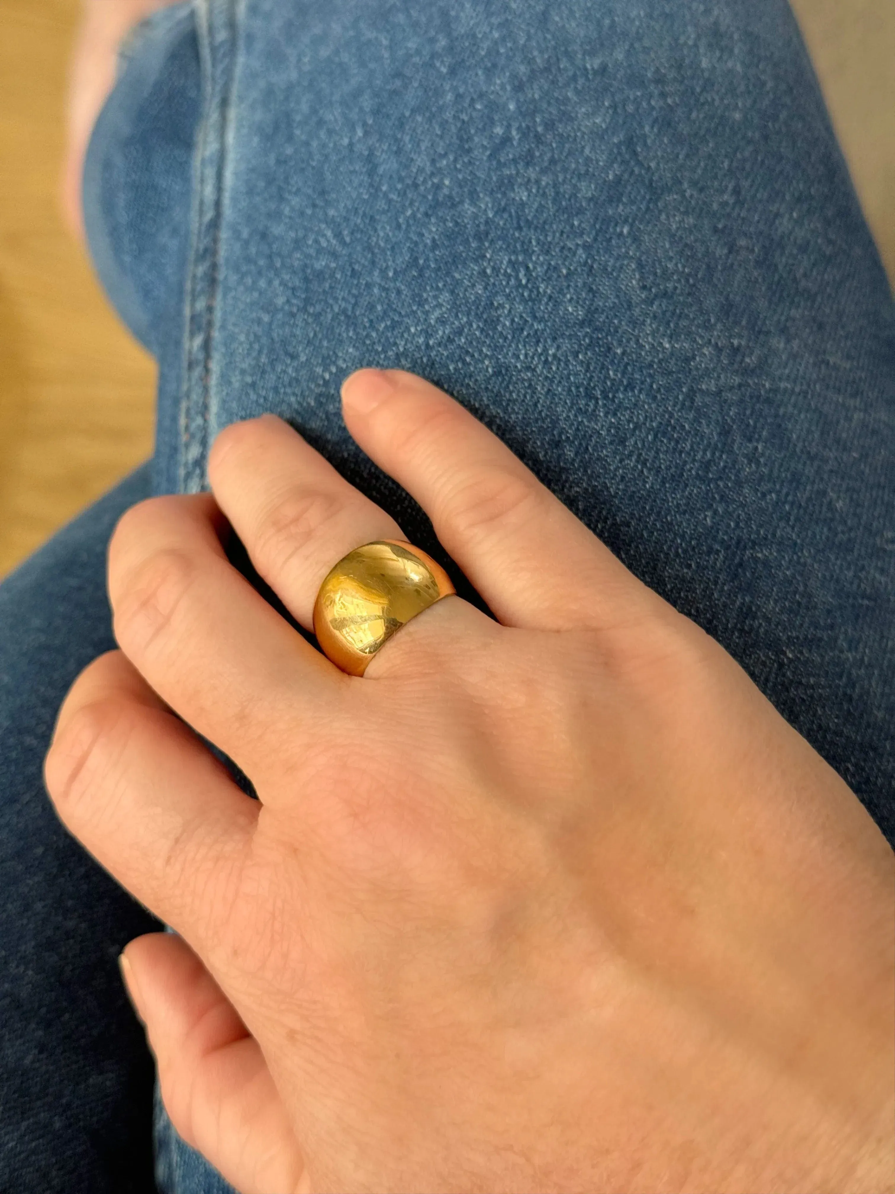 Bague bandeau bombée en or jaune sold by 58 Facettes product image thumbnail 2