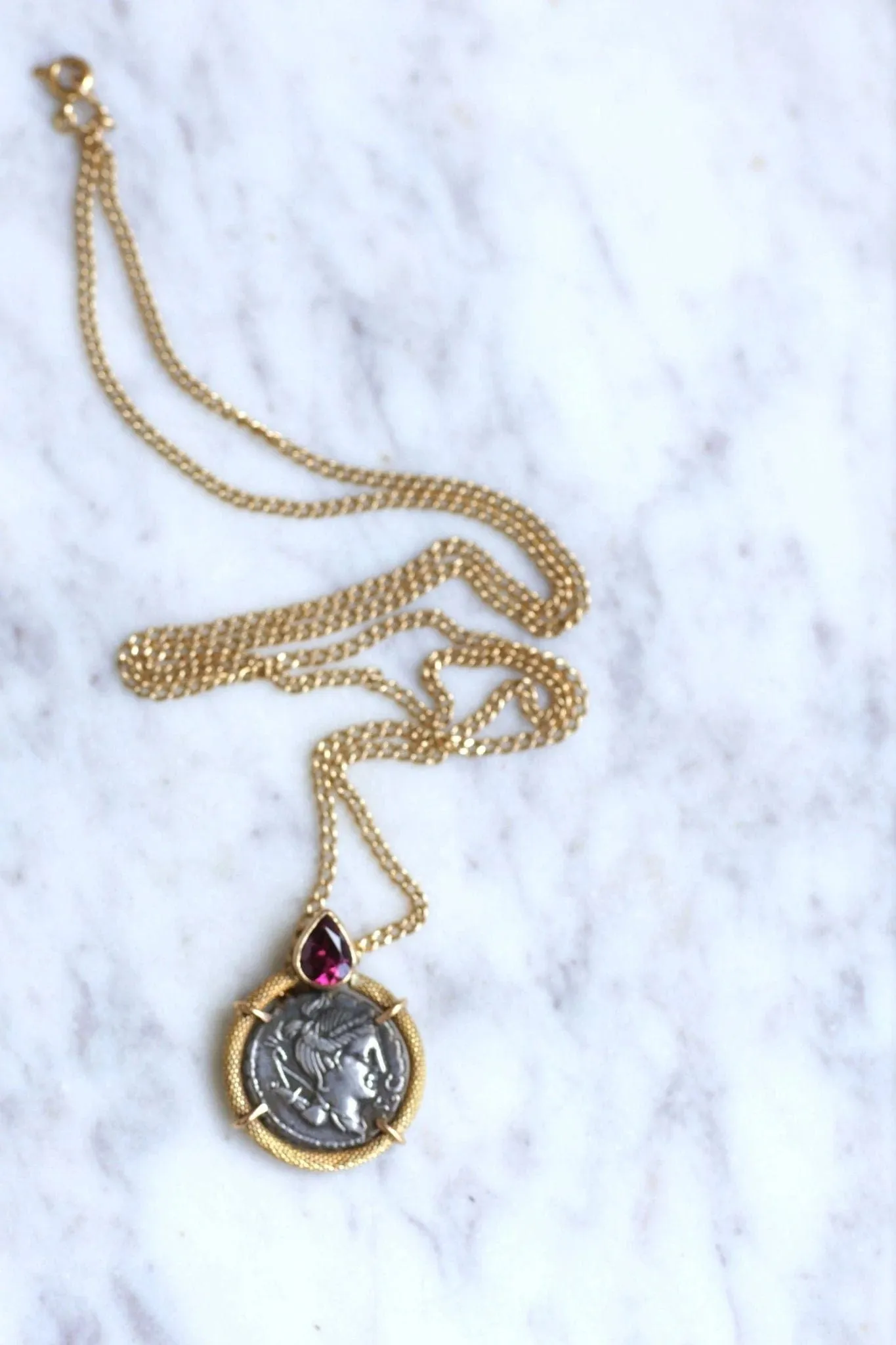 Sautoir grenat et pièce romaine Déesse Diane sold by 58 Facettes product image thumbnail 5