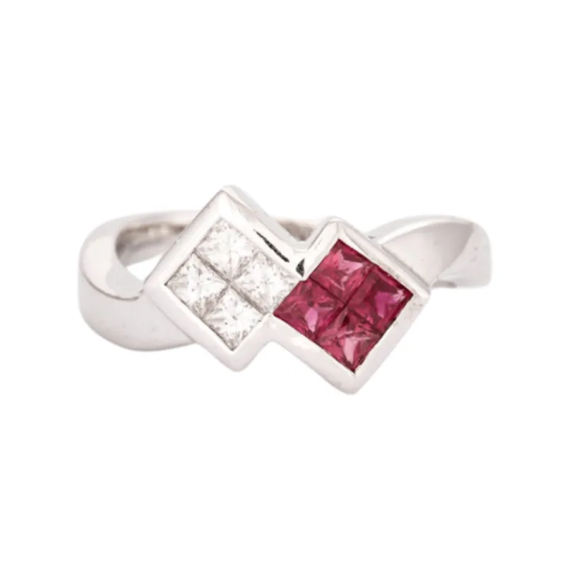 Bague diamants et rubis sold by 58 Facettes