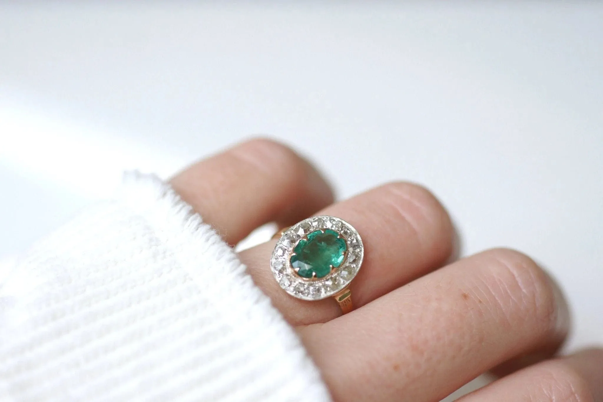 Bague marguerite émeraude entourage diamants sold by 58 Facettes product image thumbnail 2