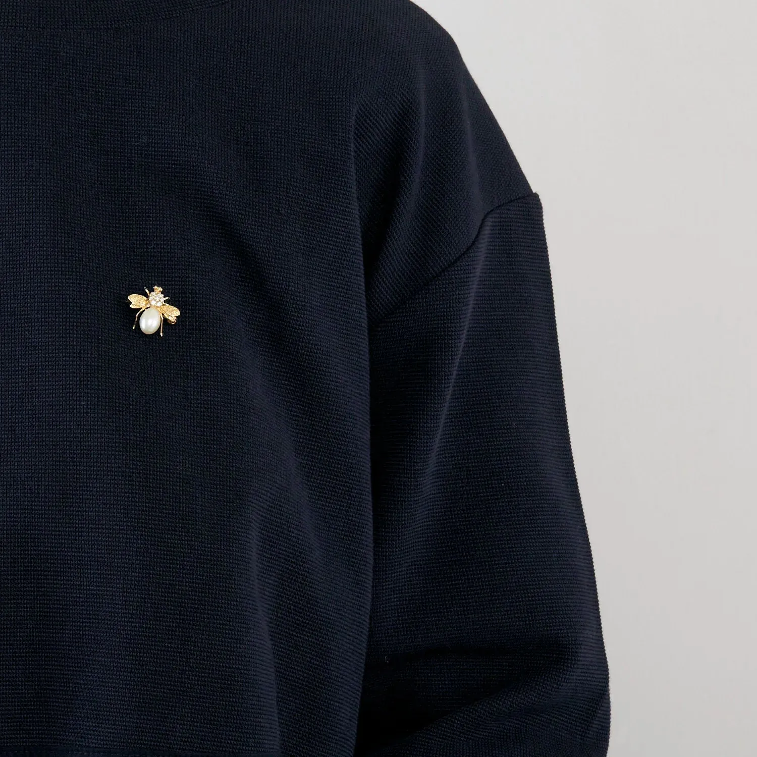 Broche mouche en or jaune 18k, diamants et perle de culture sold by 58 Facettes product image thumbnail 2