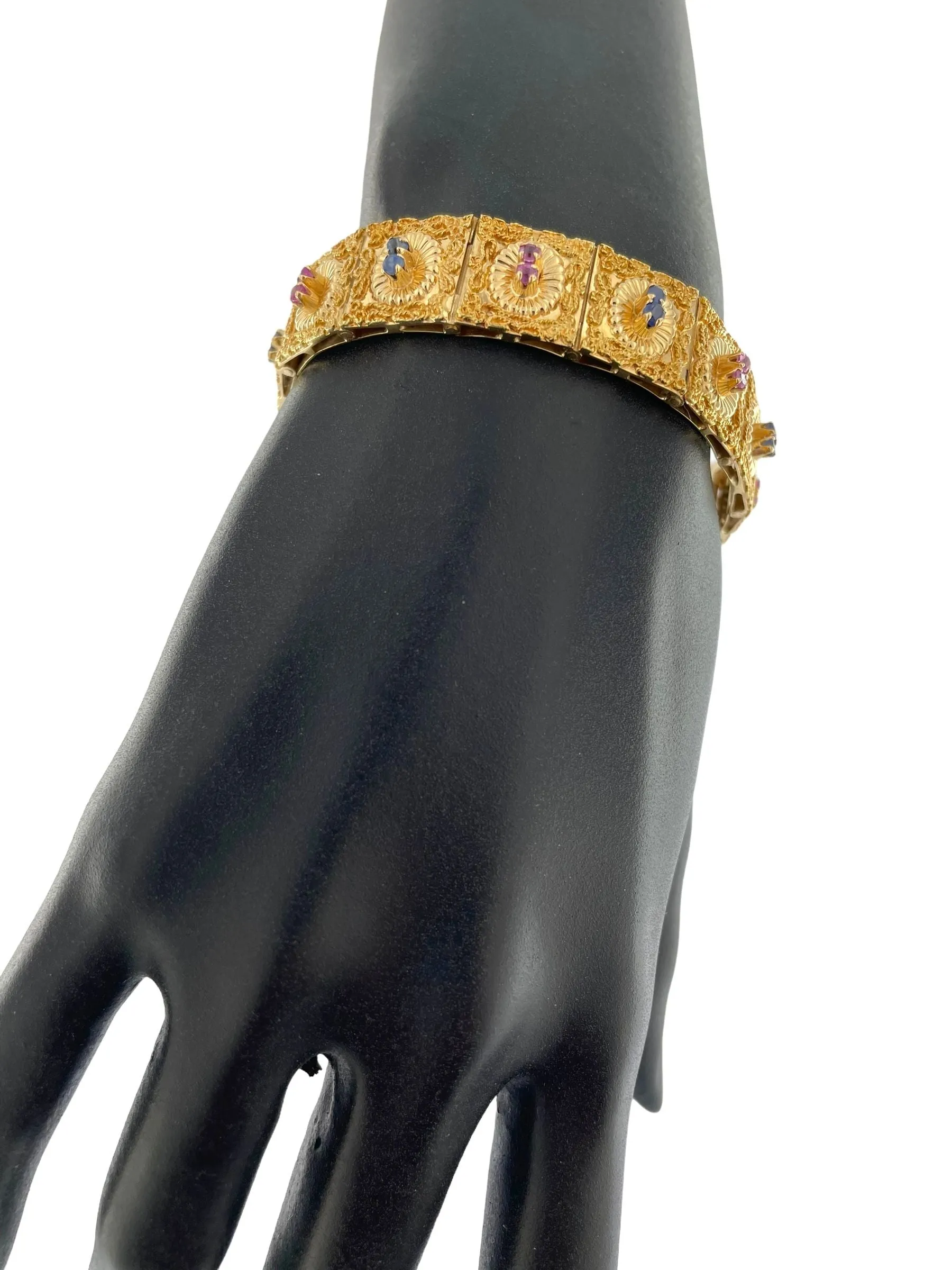 Bracelet rétro Brevetto en or jaune, rubis et saphirs sold by 58 Facettes product image thumbnail 2