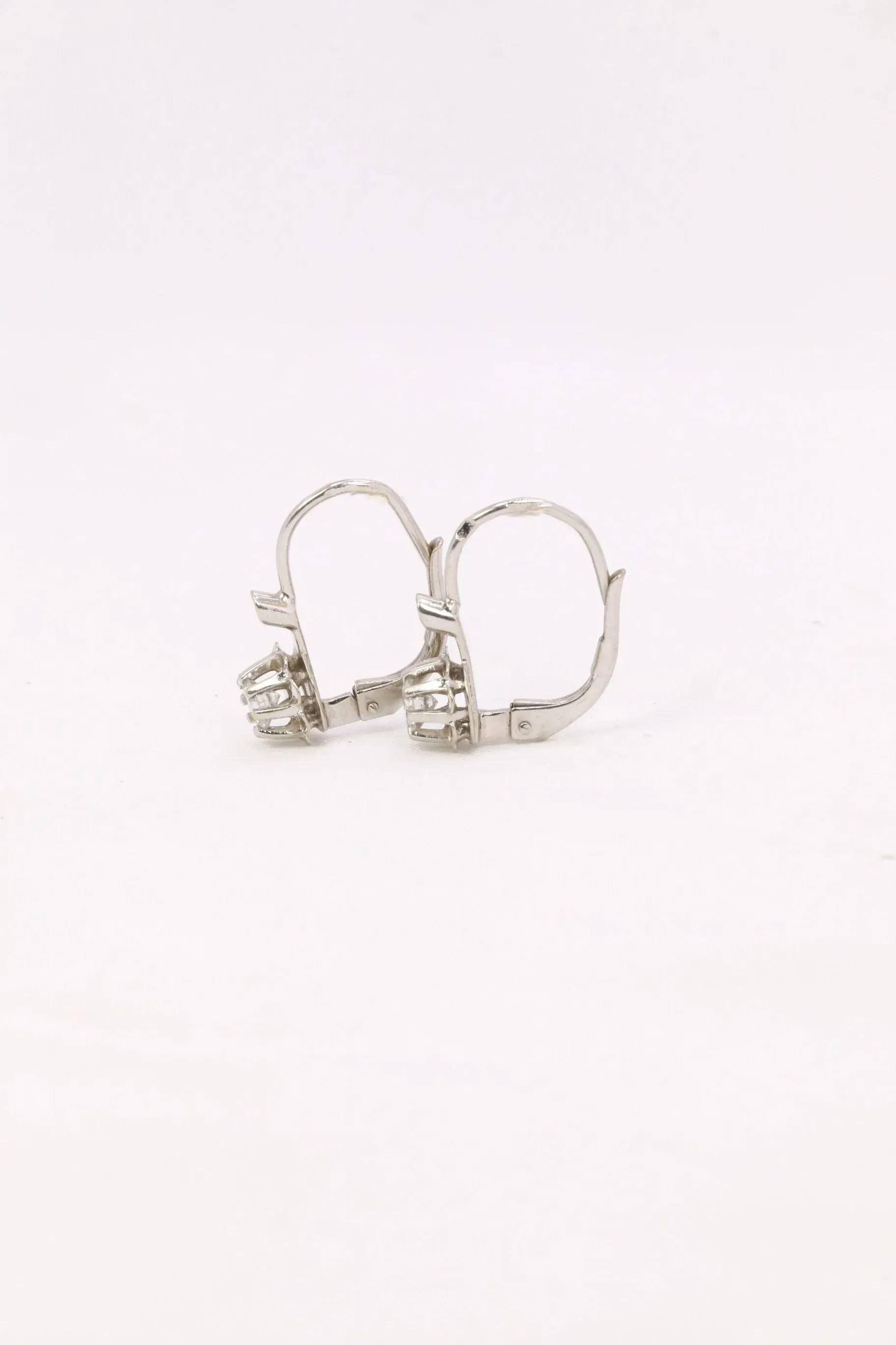 Dormeuses vintage or blanc diamants 0,30 ct sold by 58 Facettes product image thumbnail 4