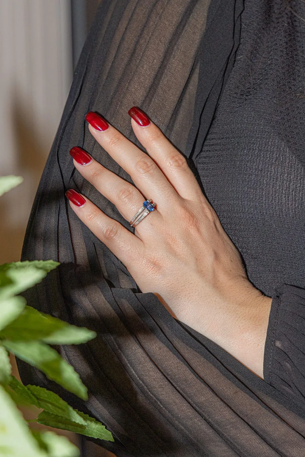 Bague solitaire en or blanc avec saphir et diamants sold by 58 Facettes product image thumbnail 2