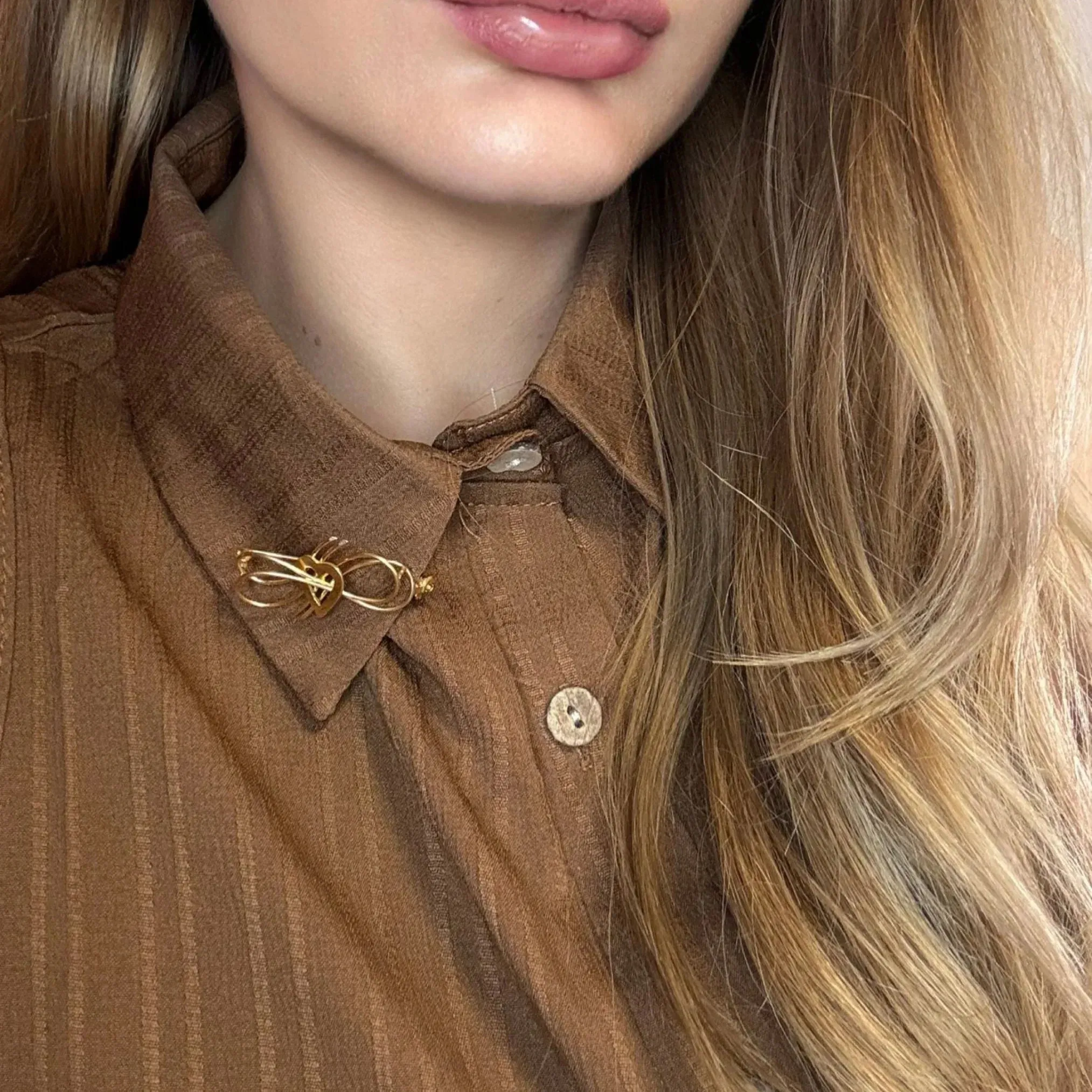 Broche Coeur or jaune sold by 58 Facettes product image thumbnail 2