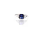 Bague d'occasion saphir et diamants triangles en or sold by 58 Facettes