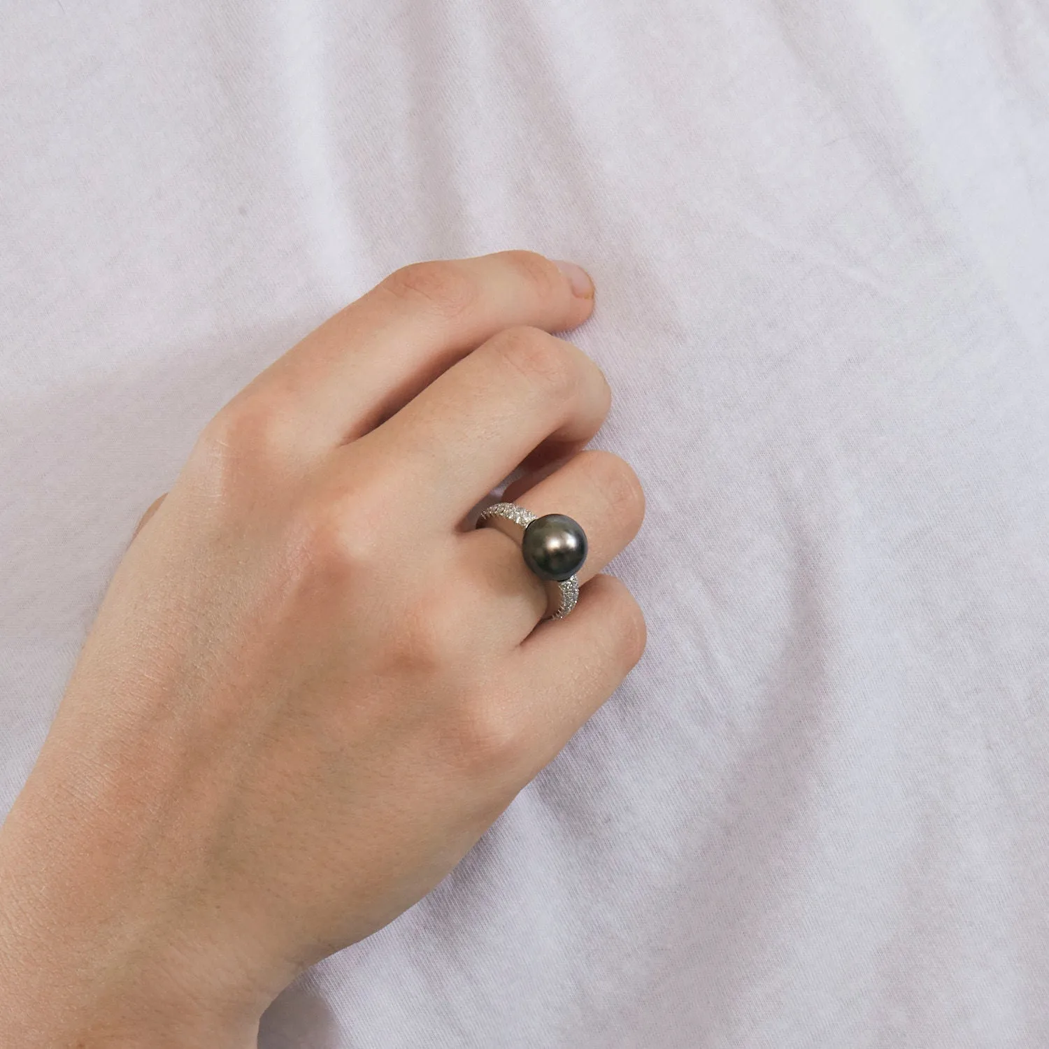 Bague or blanc perle de Tahiti avec diamants sold by 58 Facettes product image thumbnail 2