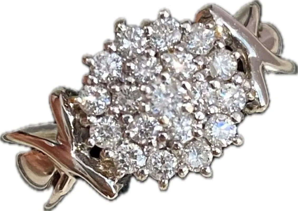 Bague or gris et diamants sold by 58 Facettes