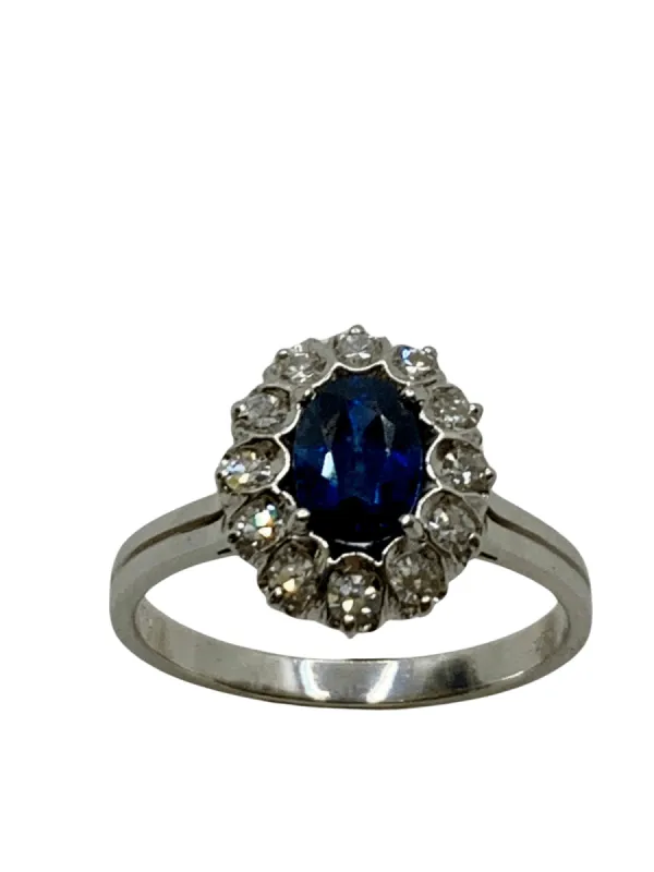 Bague vintage en or blanc, saphir et diamants sold by 58 Facettes